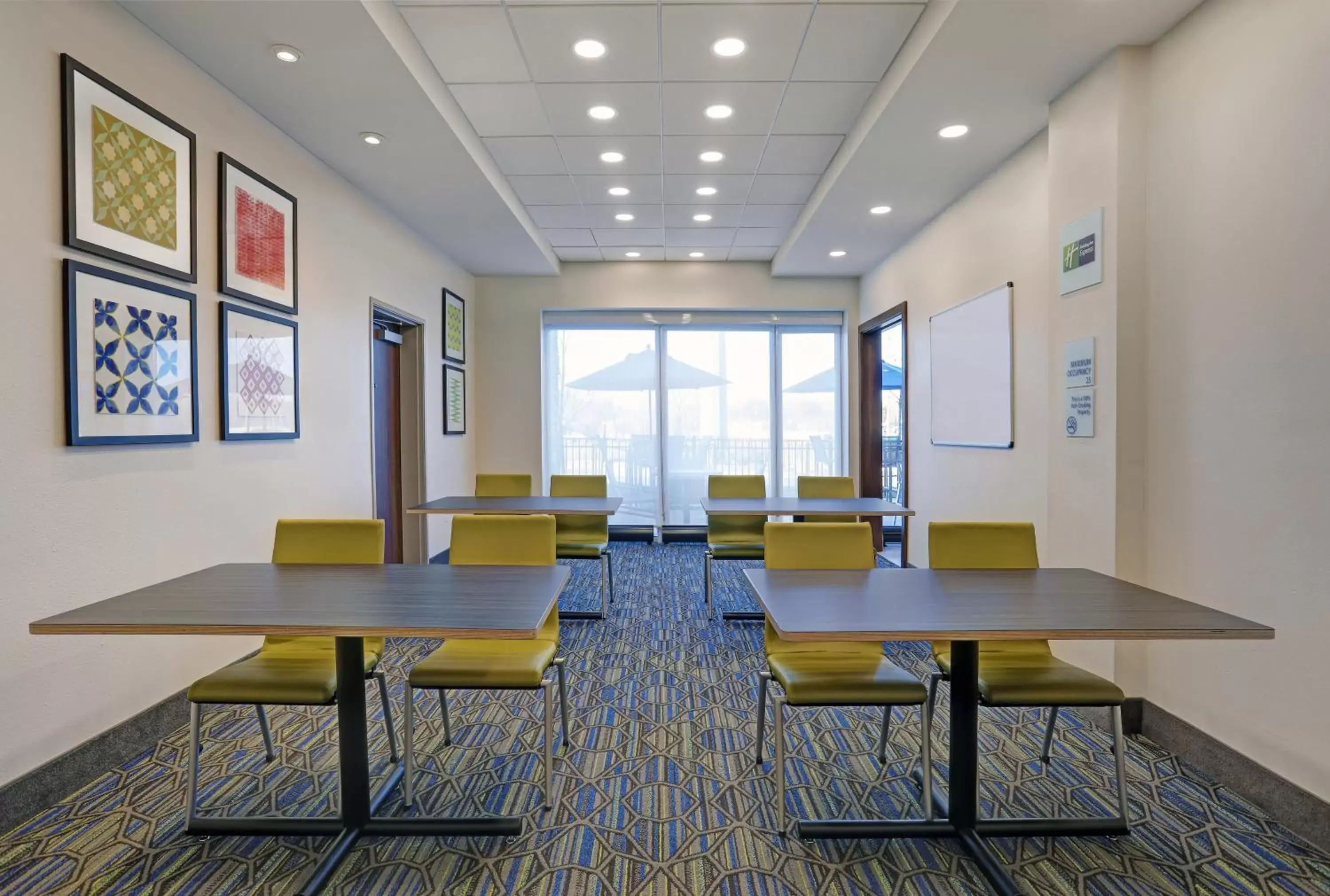 Meeting/conference room in Holiday Inn Express & Suites - Lenexa - Overland Park Area, an IHG Hotel