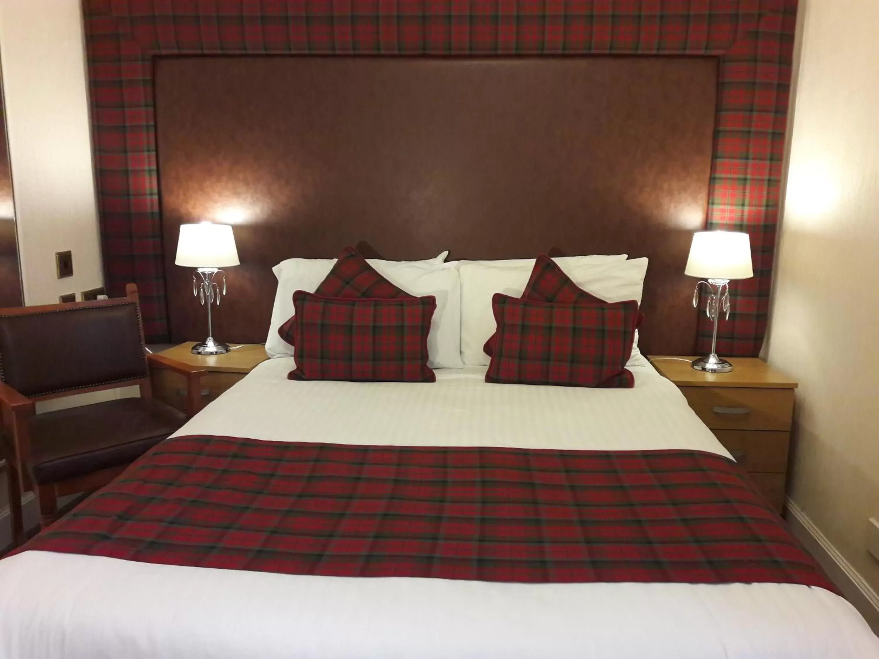 Bedroom, Bed in Argyll Hotel