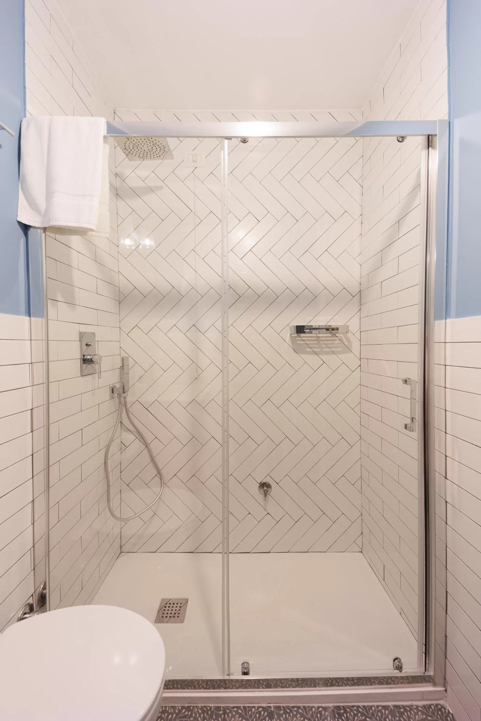 Bathroom in The Bellini House by House In Naples