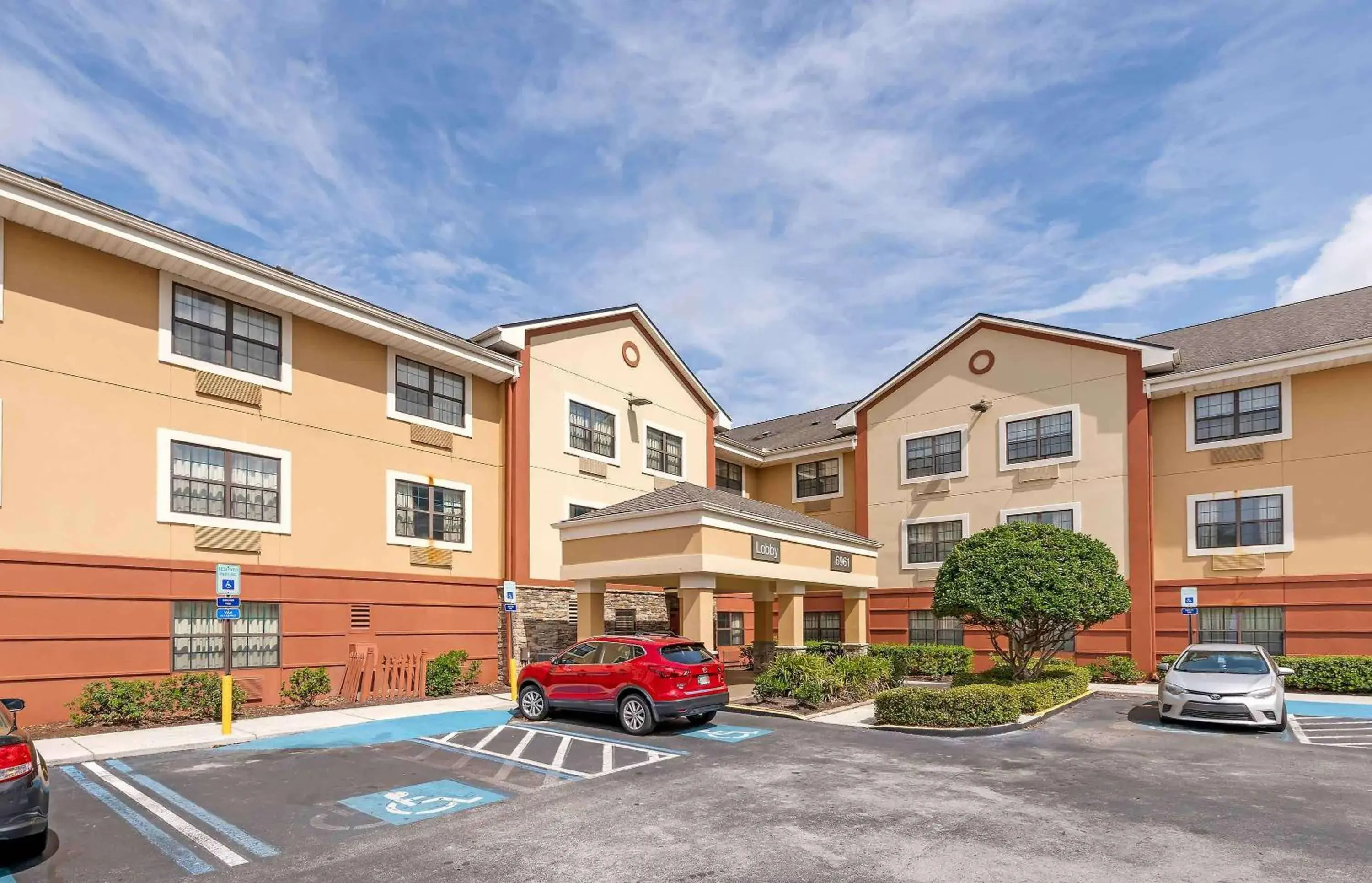 Property building, Swimming Pool in Extended Stay America Suites - Jacksonville - Lenoir Avenue East