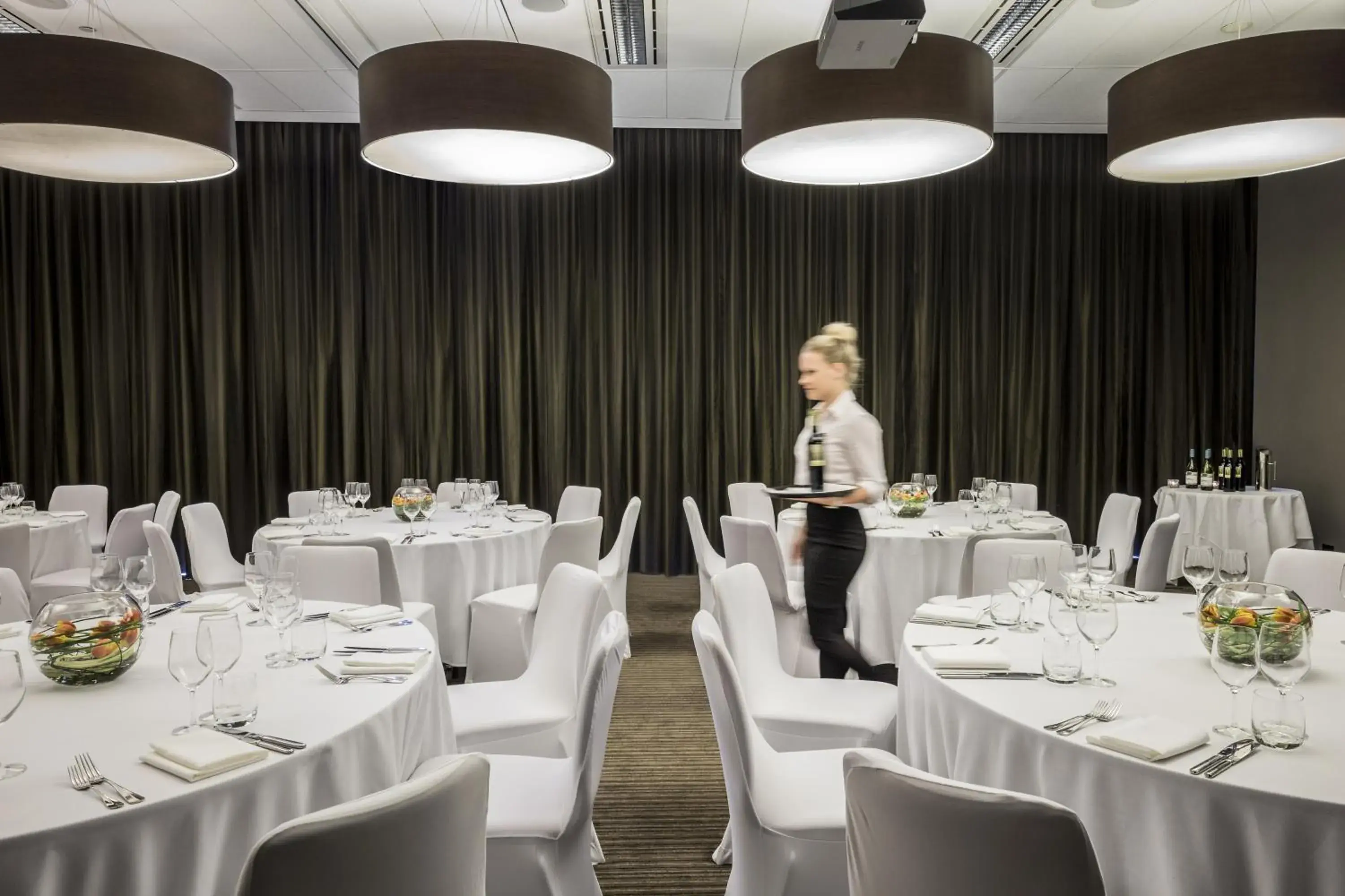 Banquet/Function facilities, Restaurant/Places to Eat in Fraser Suites Sydney