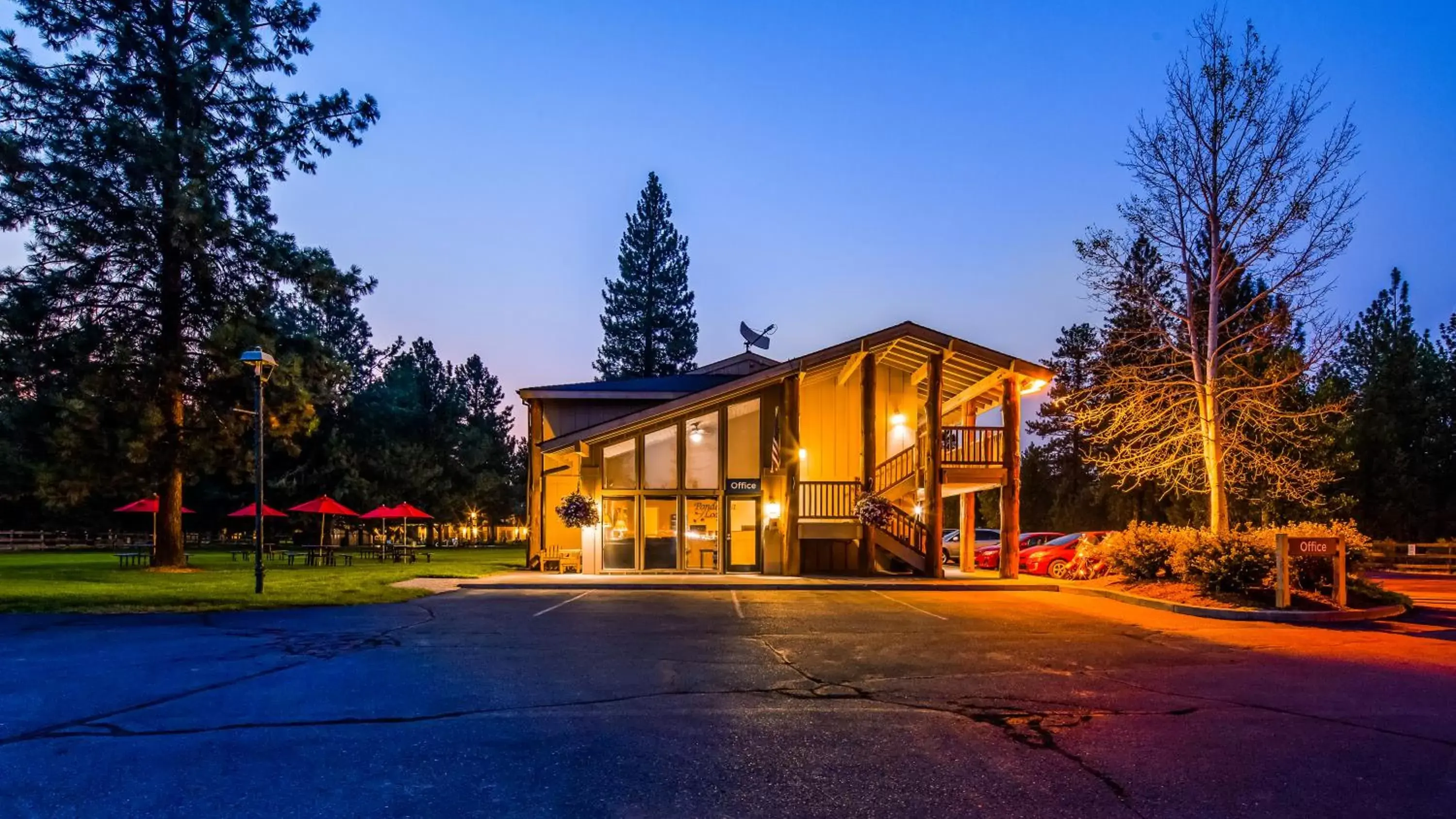 Facade/entrance, Property Building in Best Western Ponderosa Lodge