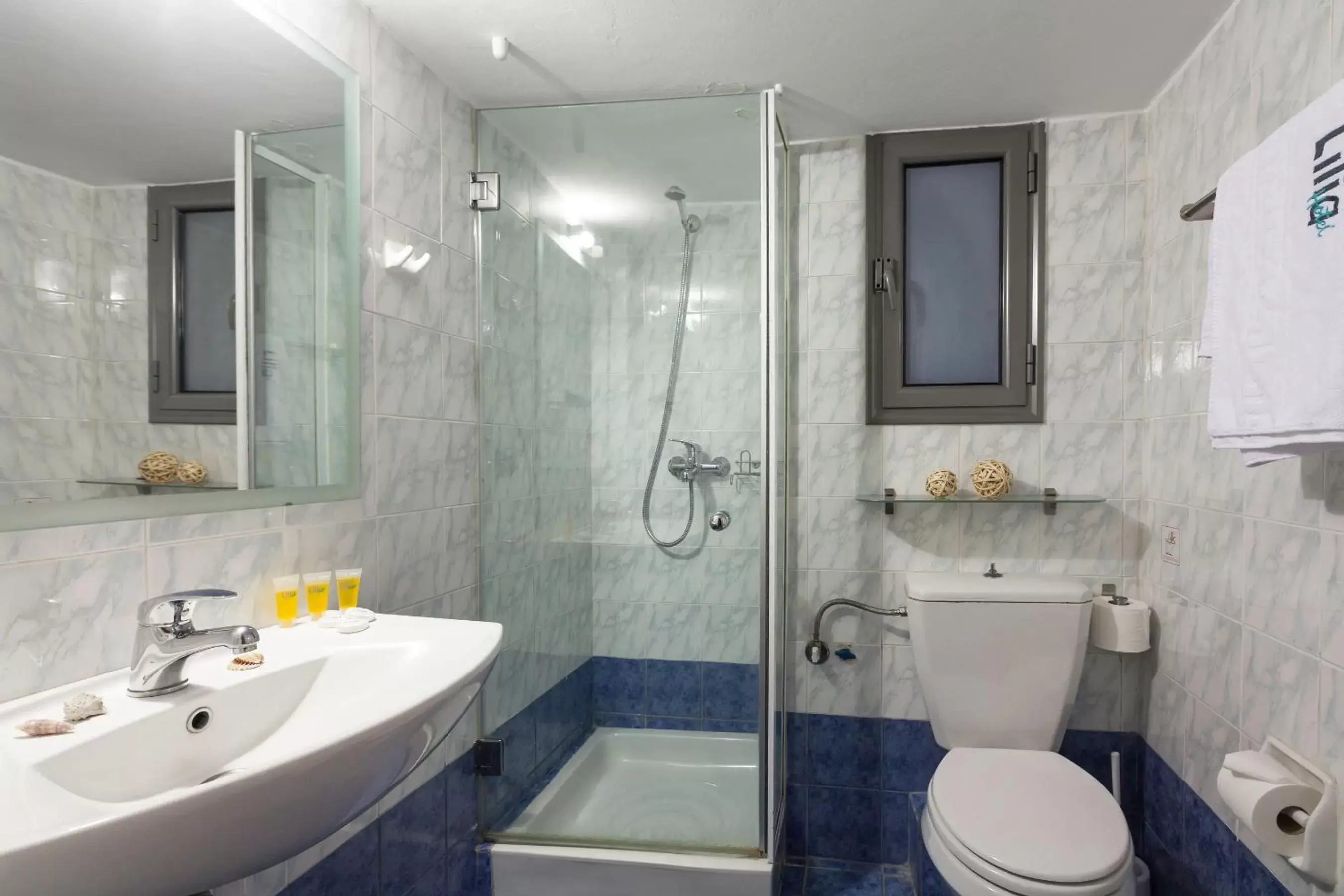 Shower, Bathroom in Lilia Hotel