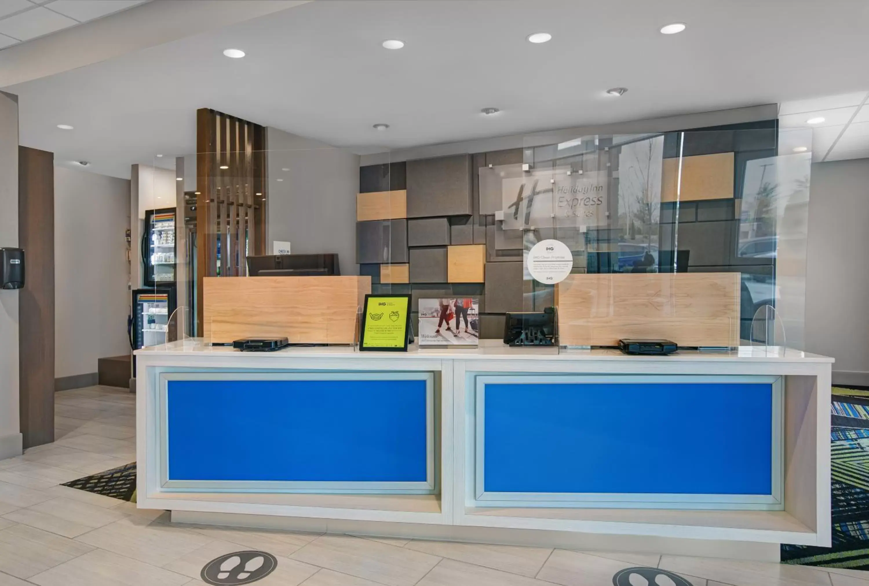 Lobby or reception, Lobby/Reception in Holiday Inn Express & Suites - Milwaukee - Brookfield, an IHG Hotel