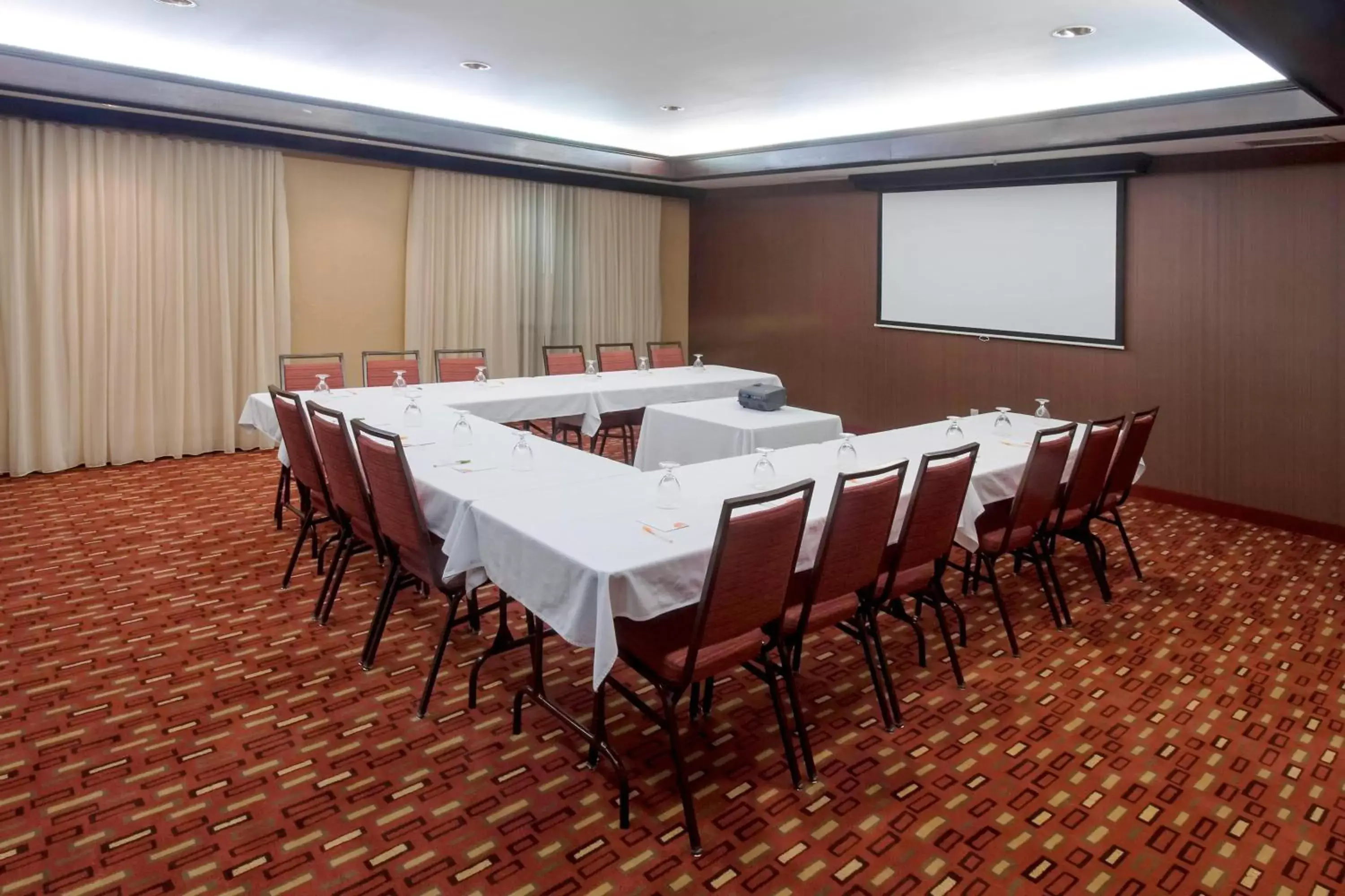 Meeting/conference room in Courtyard by Marriott Lakeland