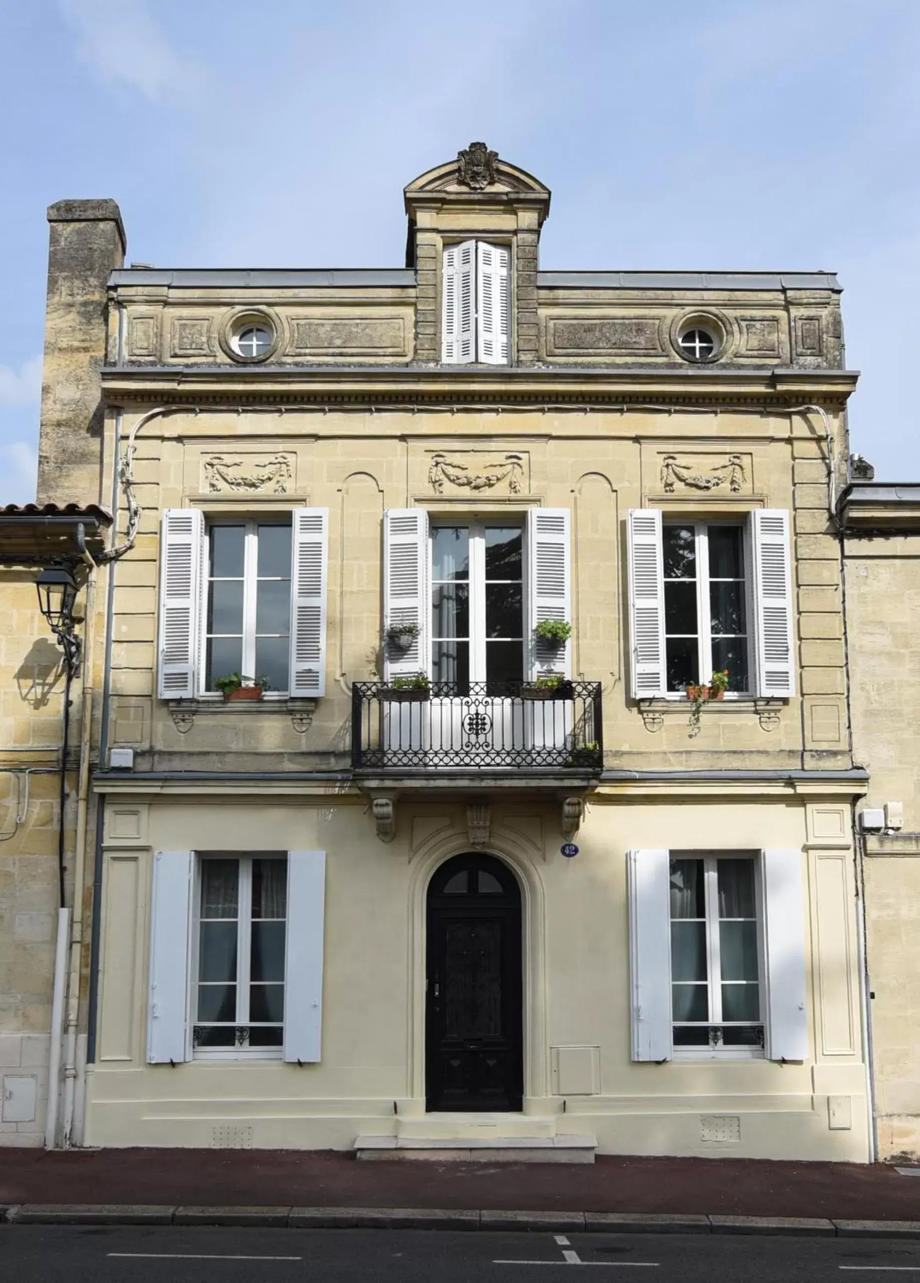 Property Building in La maison botanique