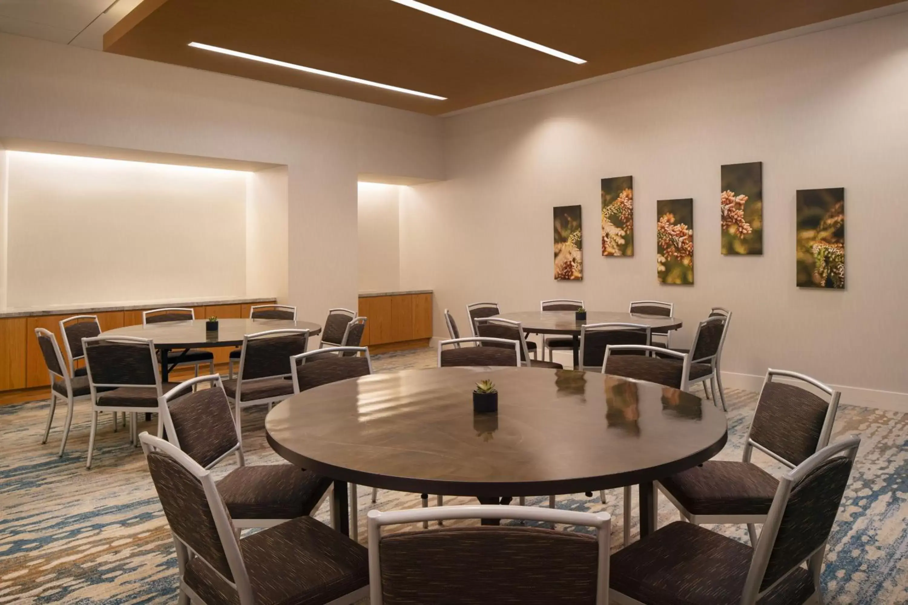 Meeting/conference room in The Westin Denver International Airport