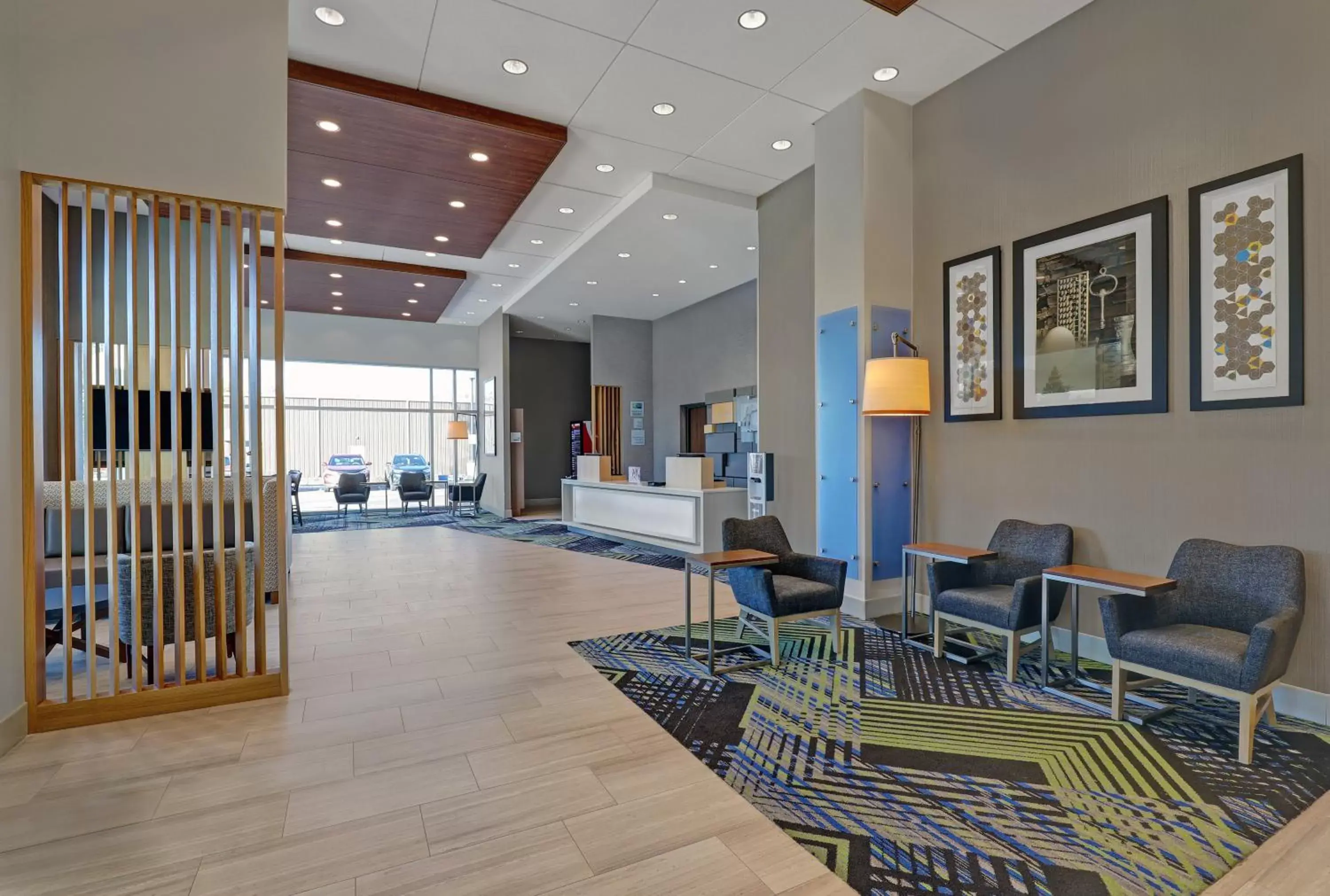 Property building, Lobby/Reception in Holiday Inn Express - Kingston West, an IHG Hotel