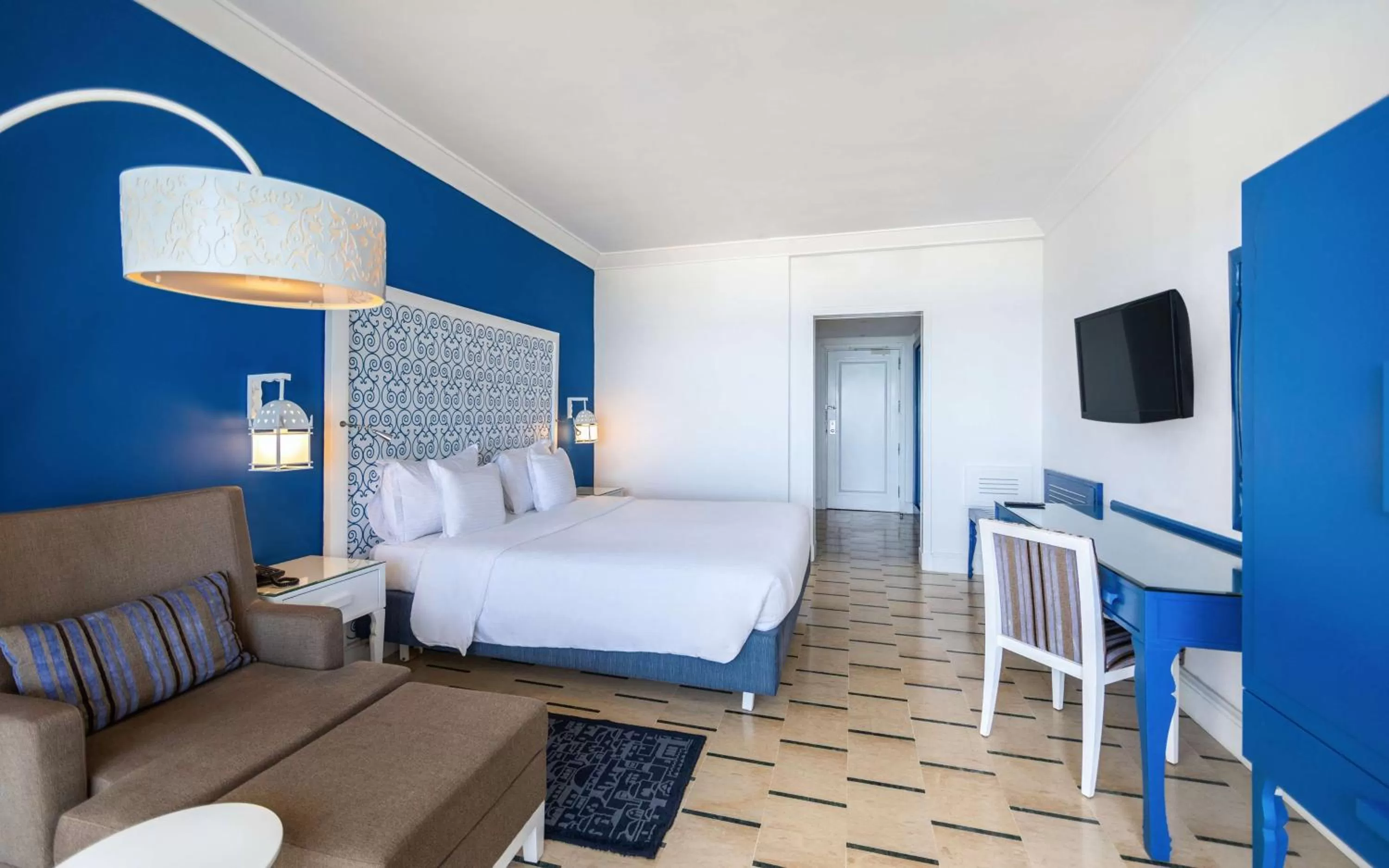 Bedroom, Bed in Radisson Blu Resort & Thalasso Hammamet