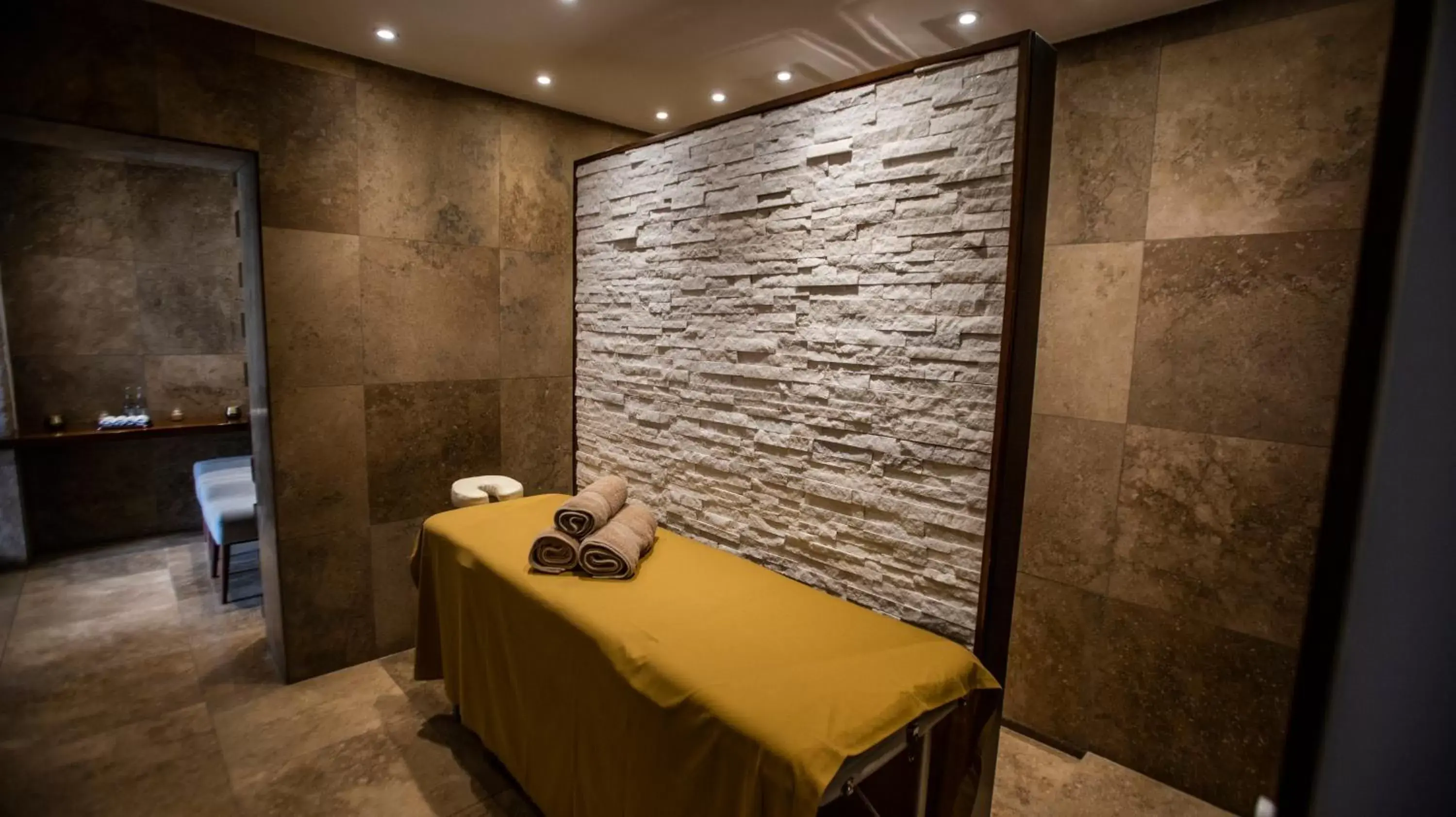 Massage, Spa/Wellness in Illa Experience Hotel