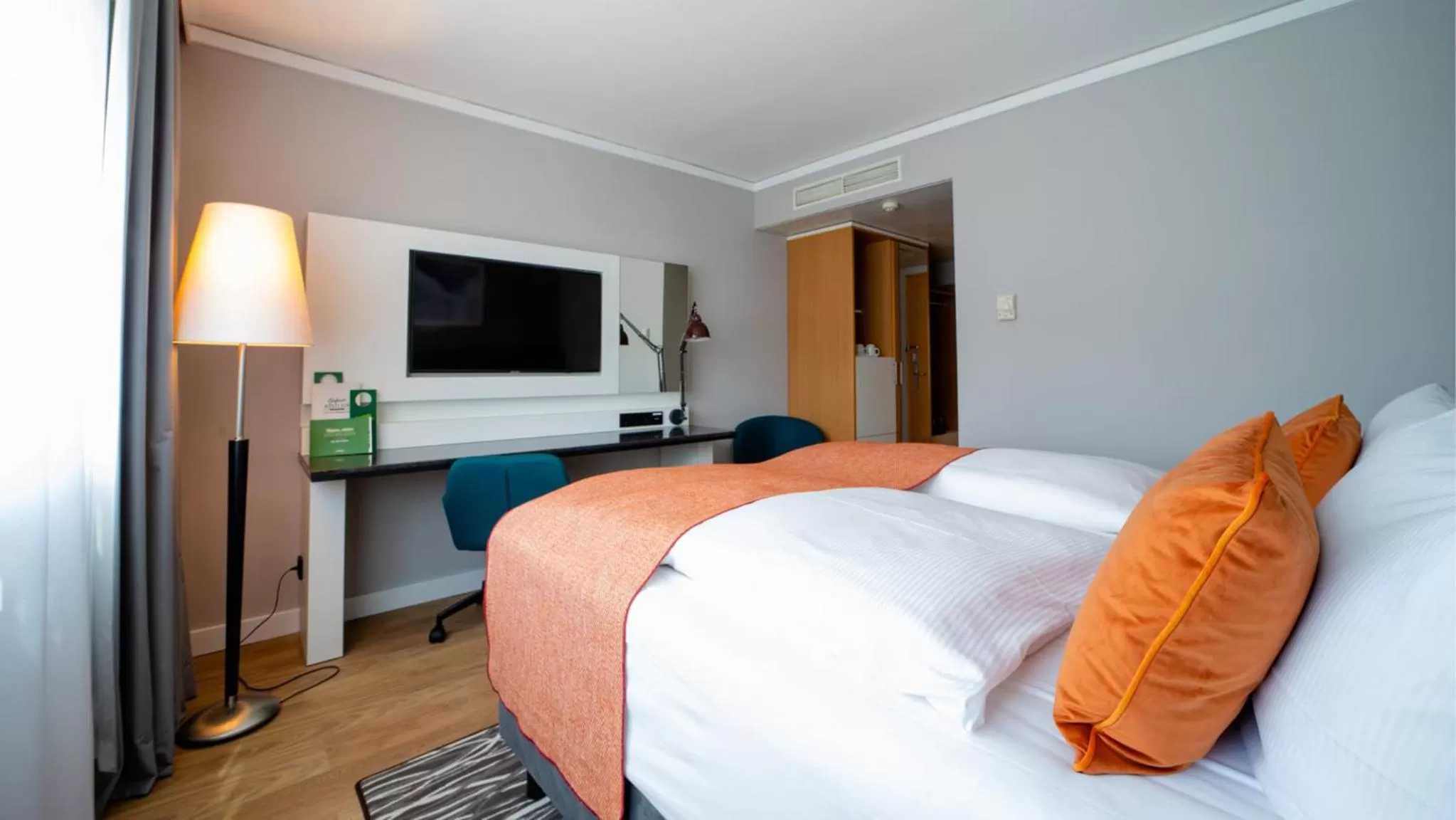 Photo of the whole room, Bed in Holiday Inn Berlin Airport - Conference Centre by IHG