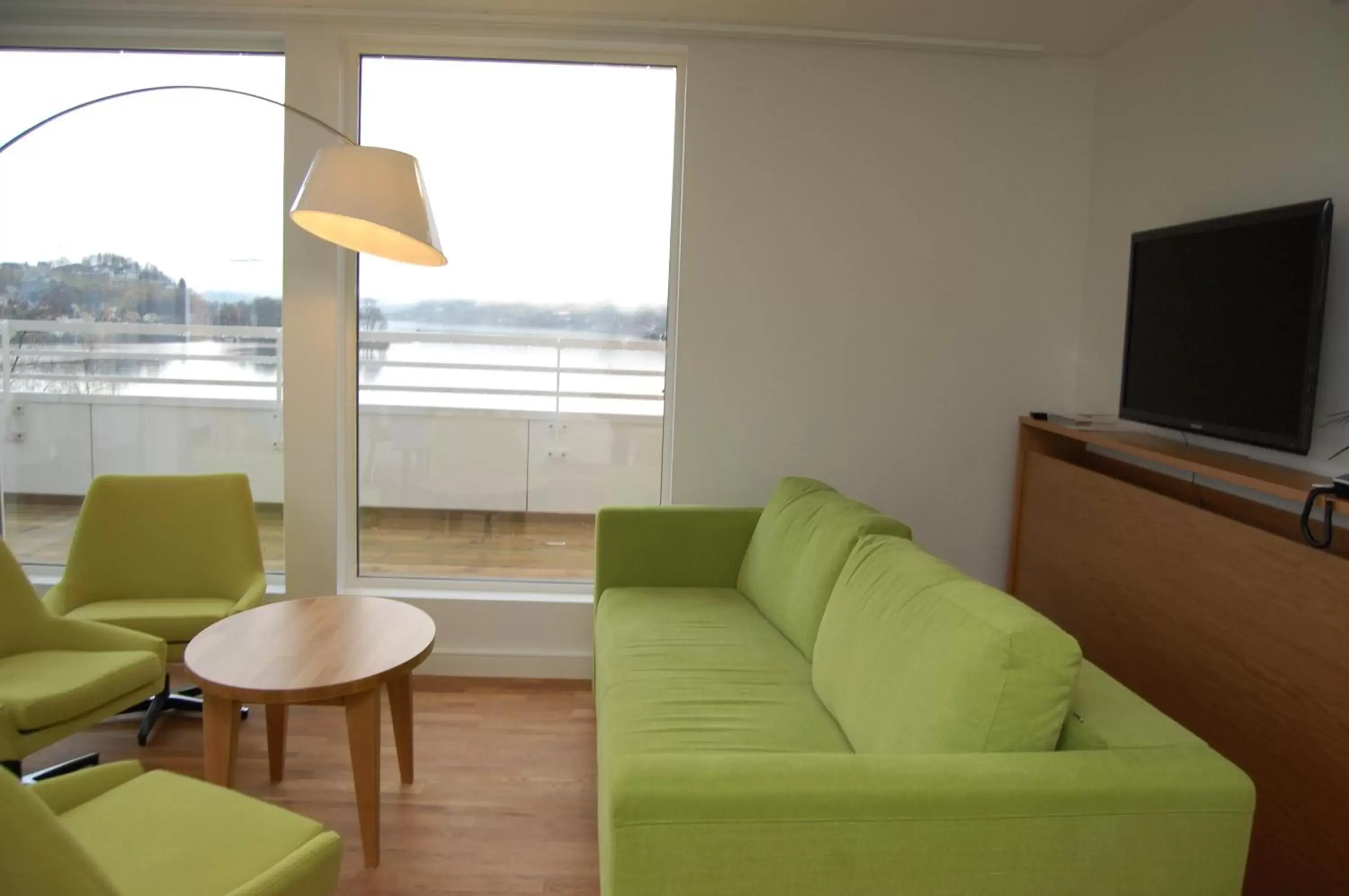 Suite with Ocean View in Thon Hotel Sandven