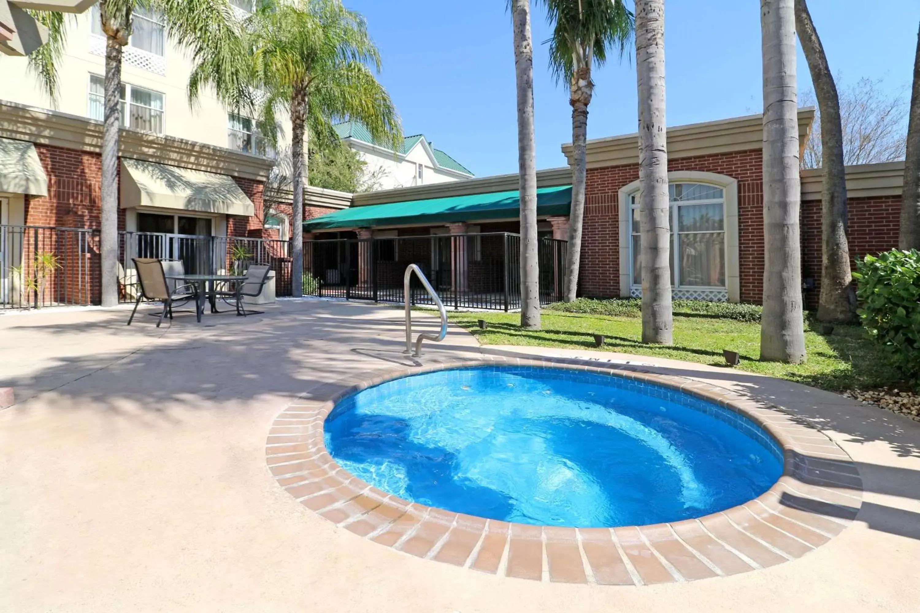 Hot Tub, Swimming Pool in Wyndham Garden McAllen at La Plaza Mall