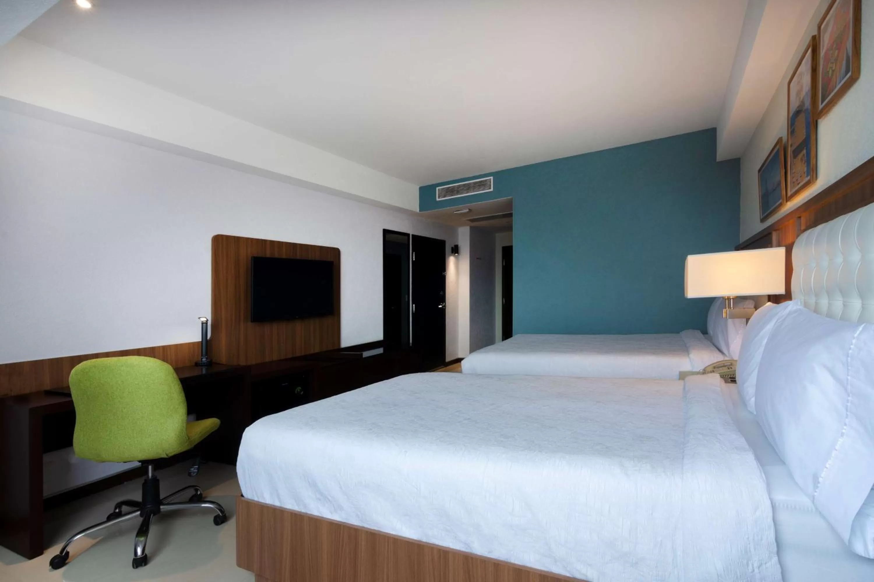 Bedroom, Bed in Hampton by Hilton Veracruz Boca Del Rio