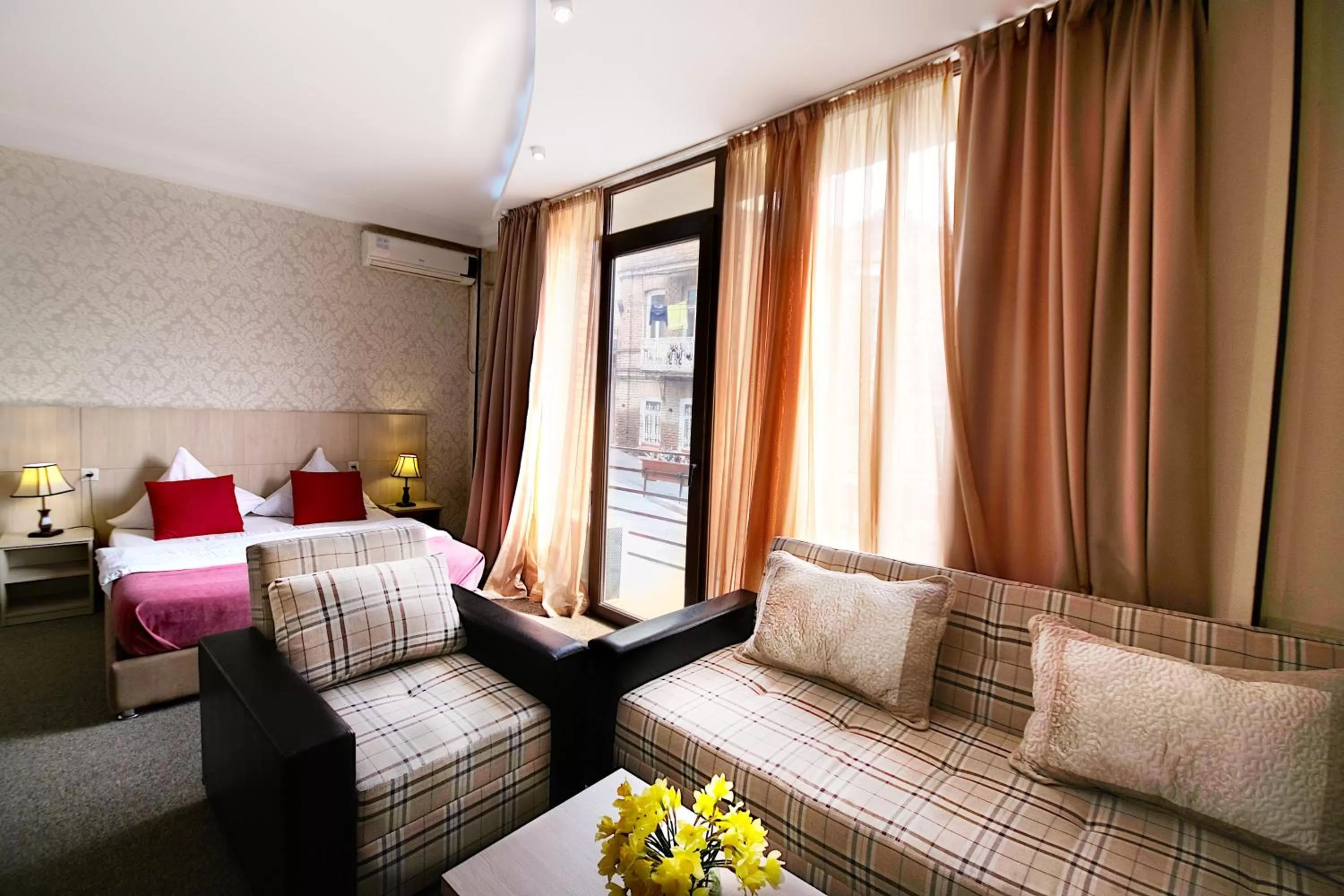 Photo of the whole room, Bed in Light House Old City