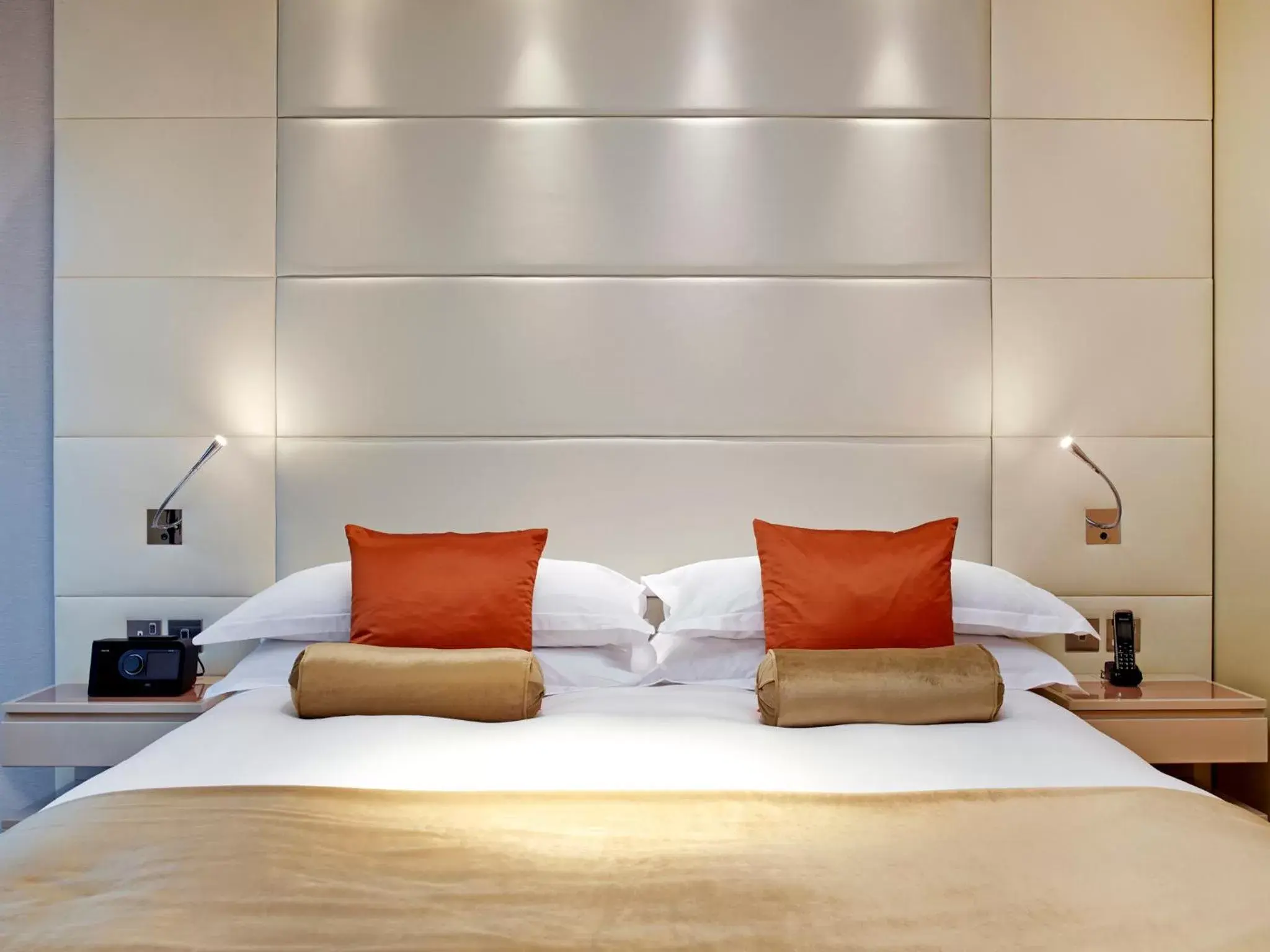 Superior One-Bedroom Apartment in Cheval Three Quays at The Tower of London Superior One-Bedroom Apartment in Cheval Three Quays at The Tower of London