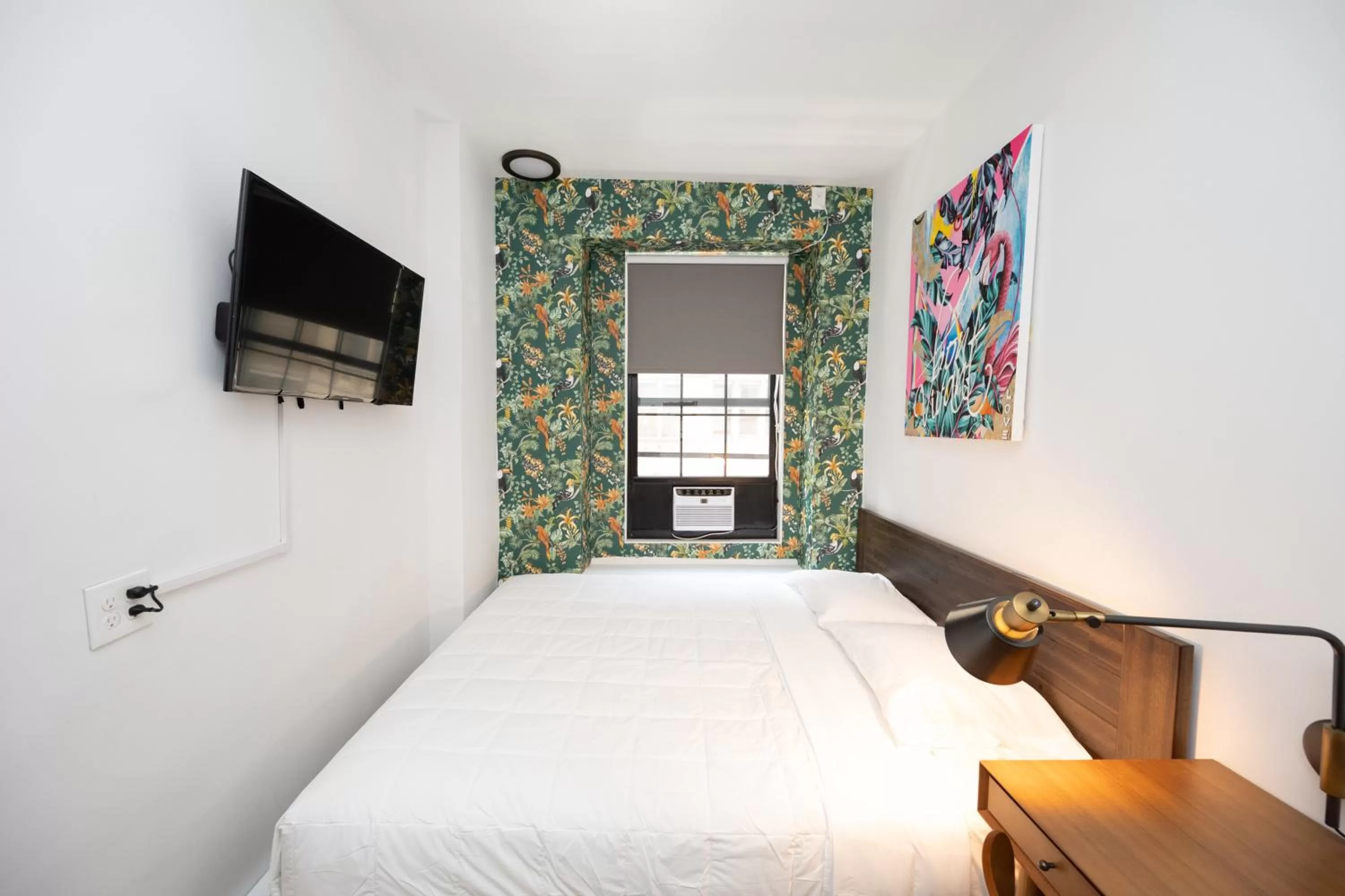 TV and multimedia, Bed in The Flat NYC