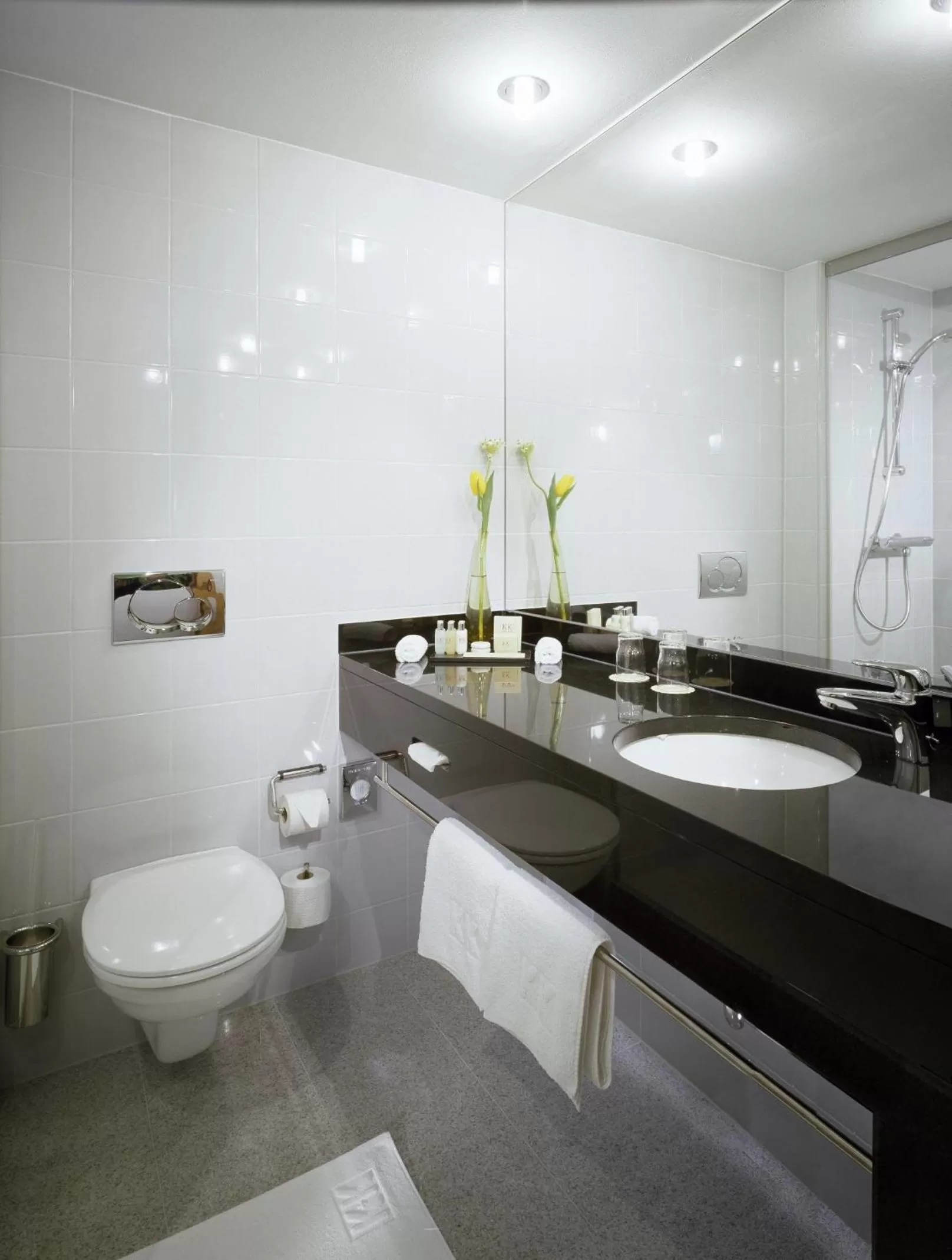 Bathroom in K+K Hotel Opera