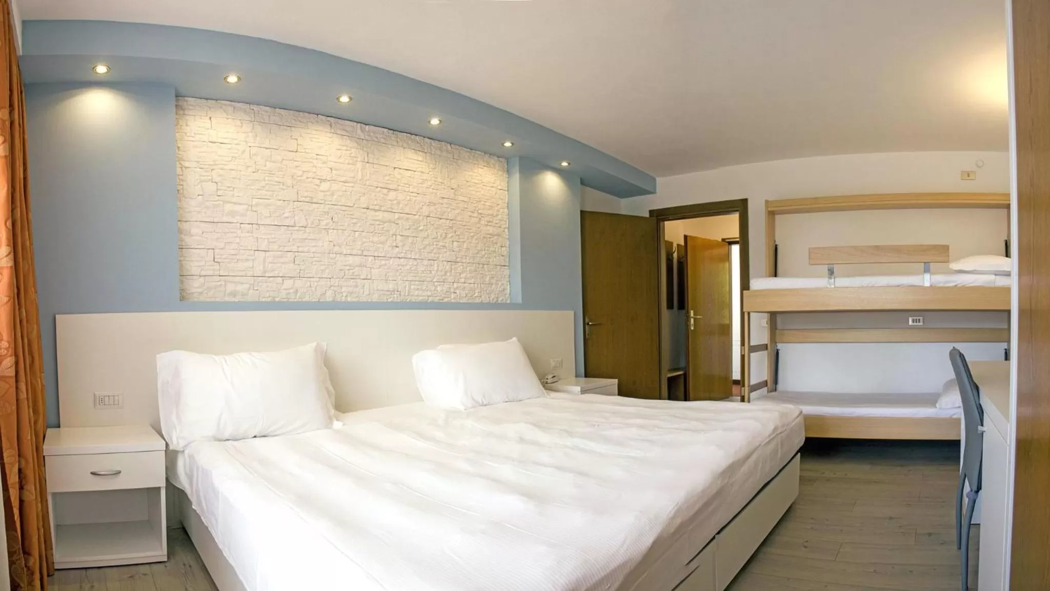 bunk bed, Bed in Hotel Villaggio Nevada