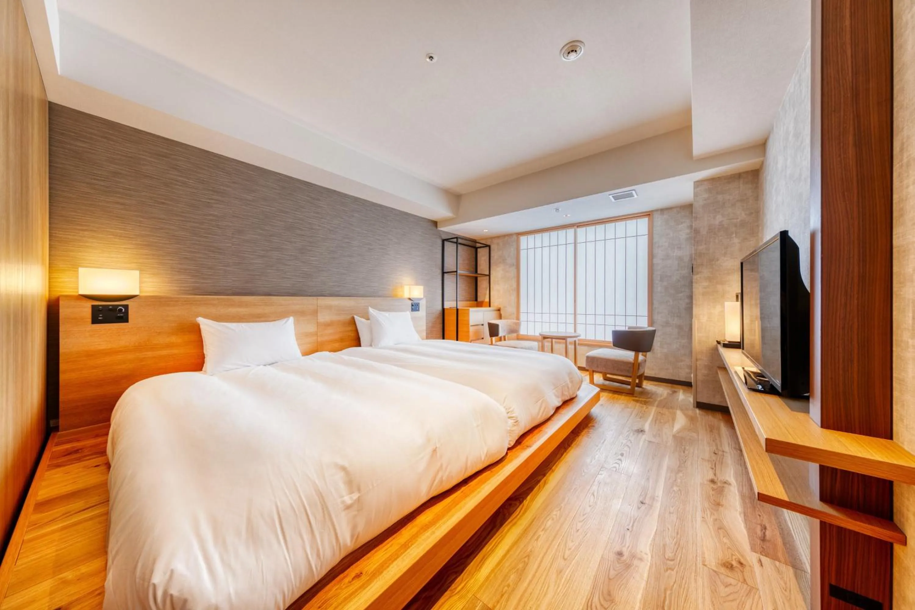 Photo of the whole room, Bed in Umekoji Potel KYOTO