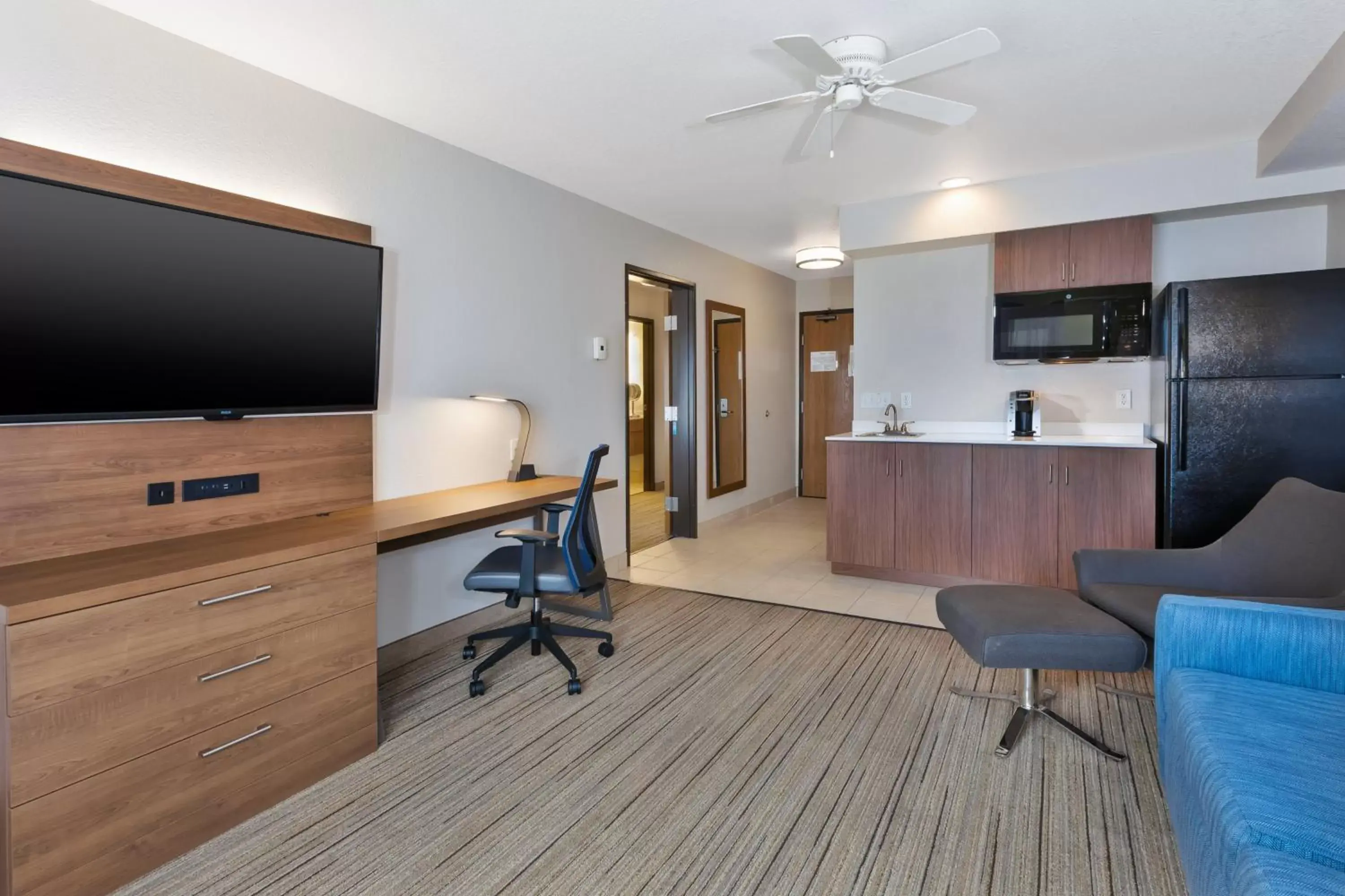 Photo of the whole room, TV/Entertainment Center in Holiday Inn Express Hotel & Suites Petoskey, an IHG Hotel