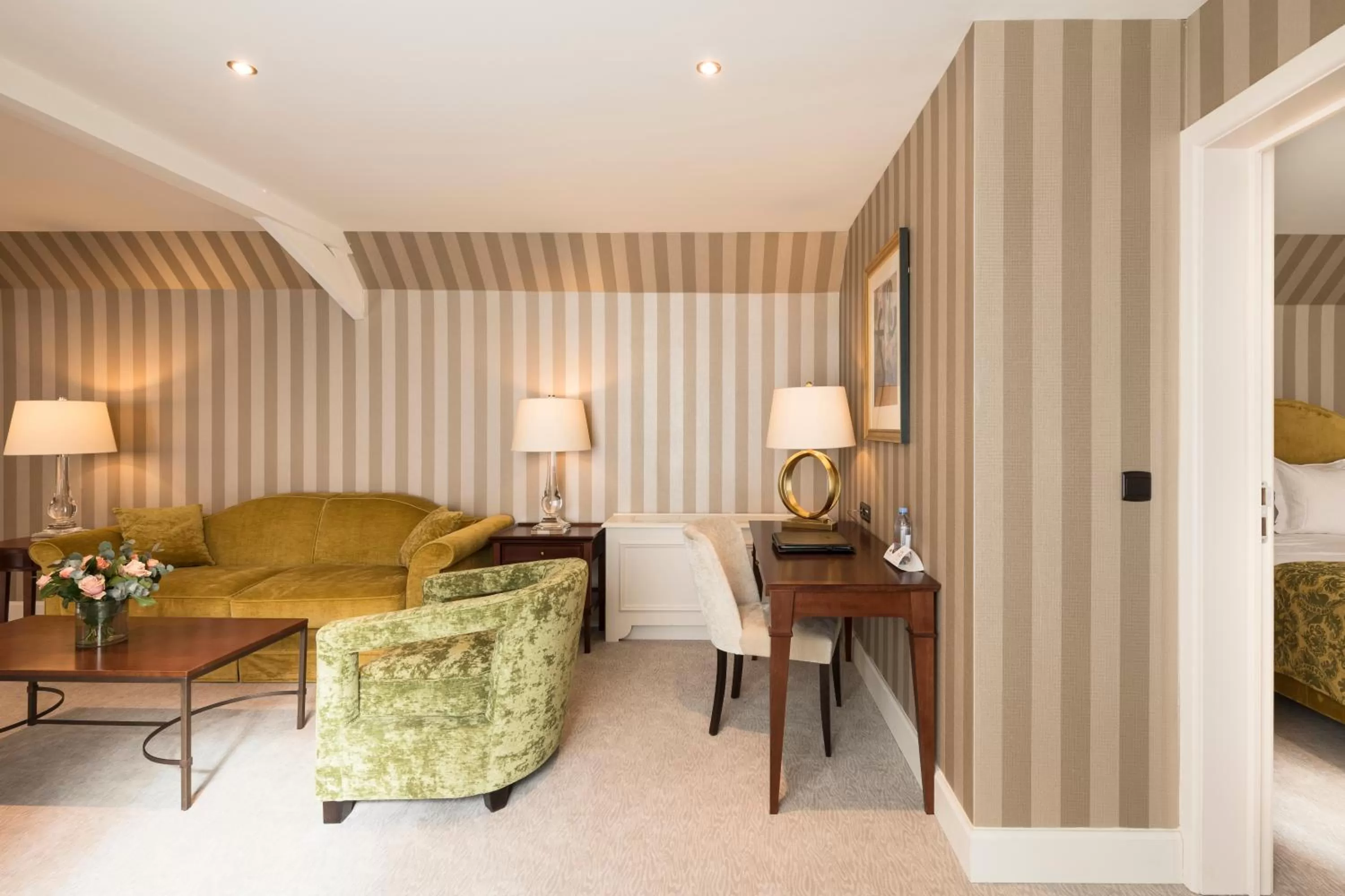 Living room, Bed in Dukes' Palace Brugge - by Dukes' Hotel Collection