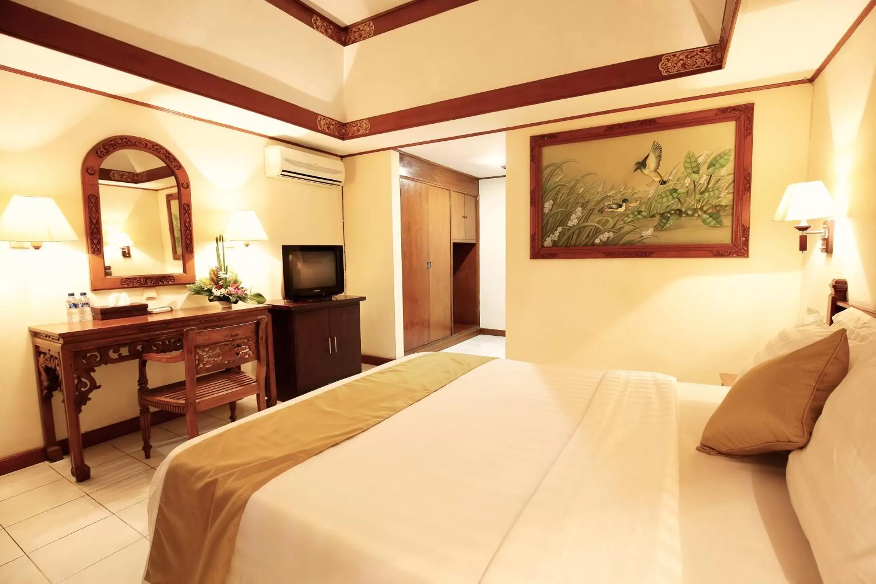 Photo of the whole room, Room Photo in Hotel Segara Agung