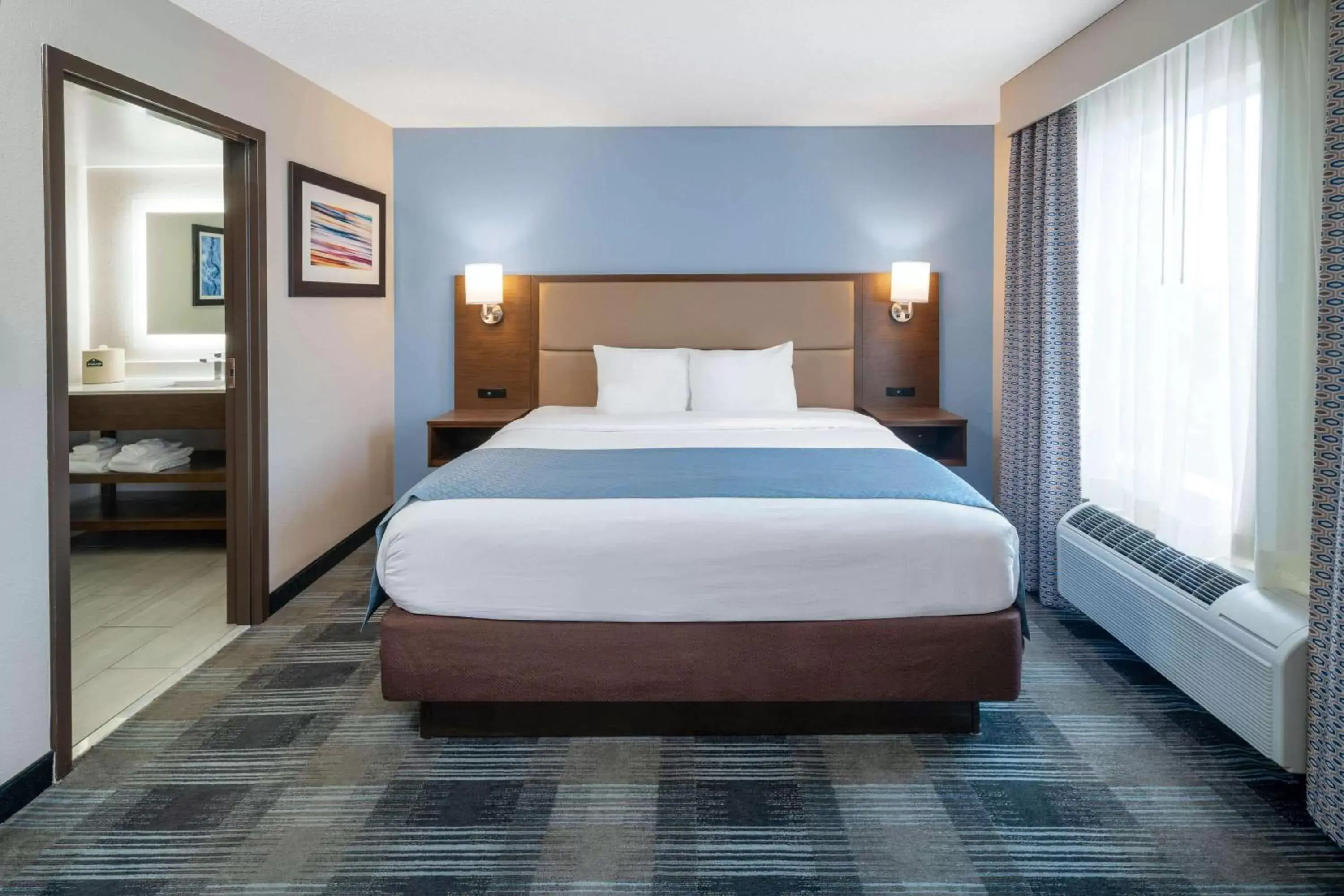 Photo of the whole room, Bed in Holiday Inn Express & Suites - Mobile - I-65 by IHG Photo of the whole room, Bed in Holiday Inn Express & Suites - Mobile - I-65 by IHG