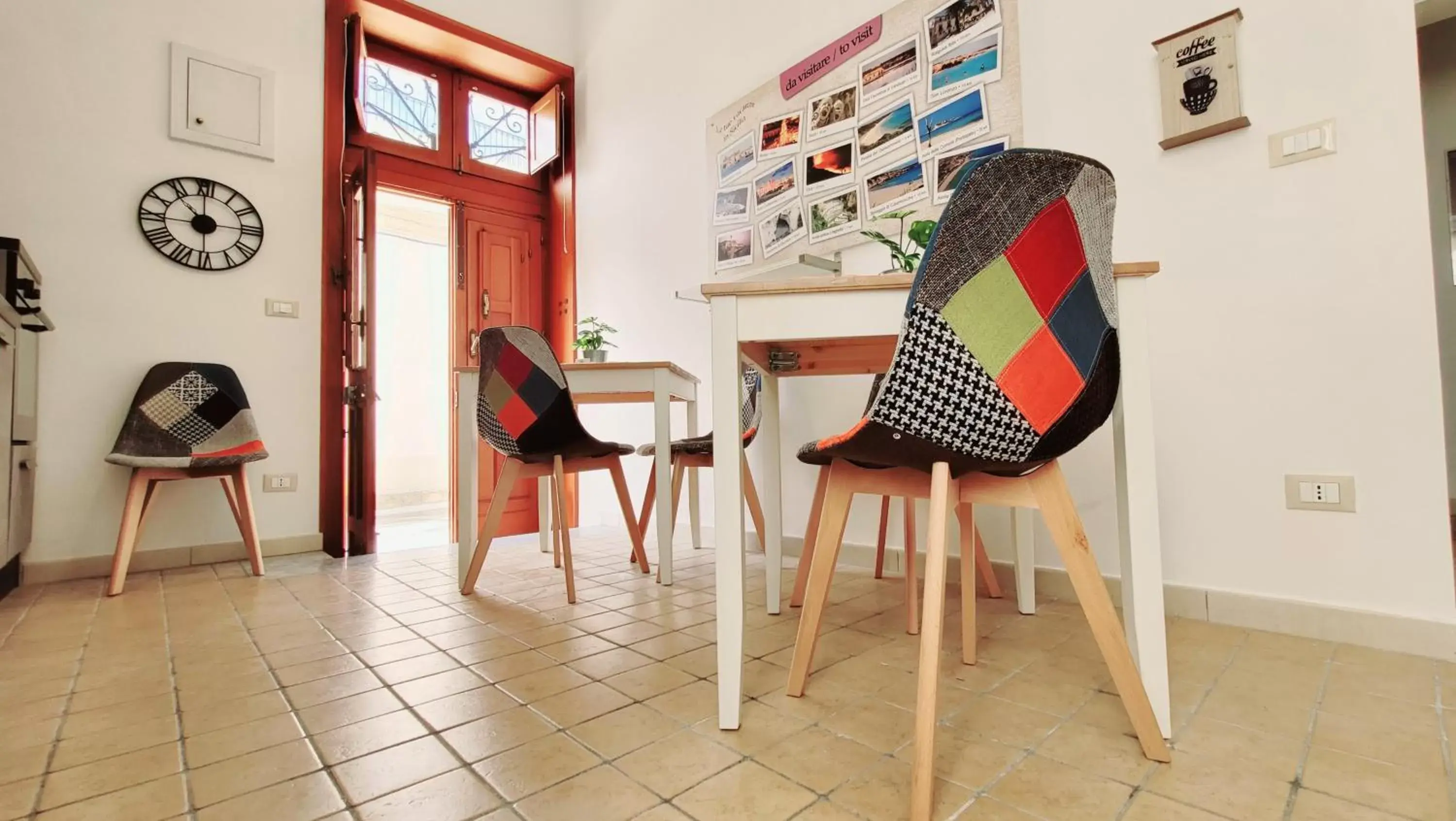 Dining area in Zanzi 's Charming Rooms