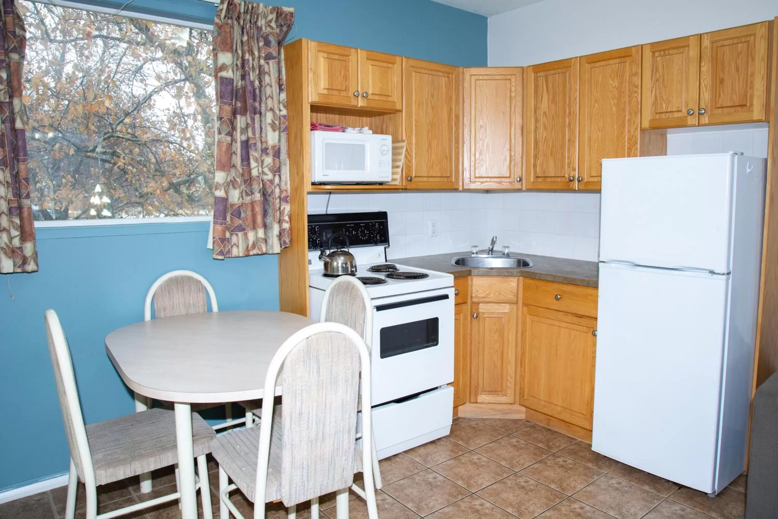 kitchen, Kitchen/Kitchenette in Spanish Villa Resort