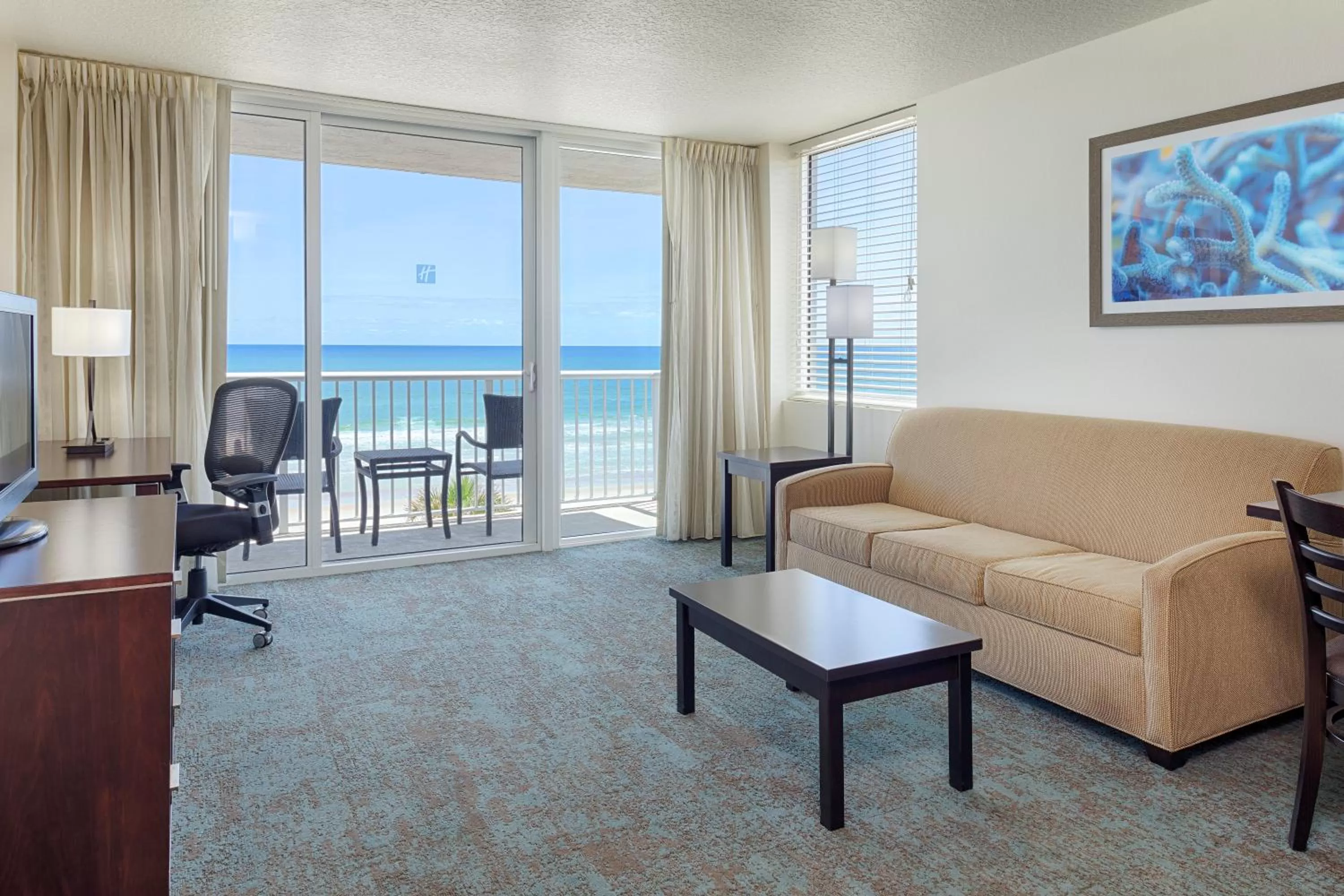 Bedroom in Holiday Inn Resort Daytona Beach Oceanfront by IHG