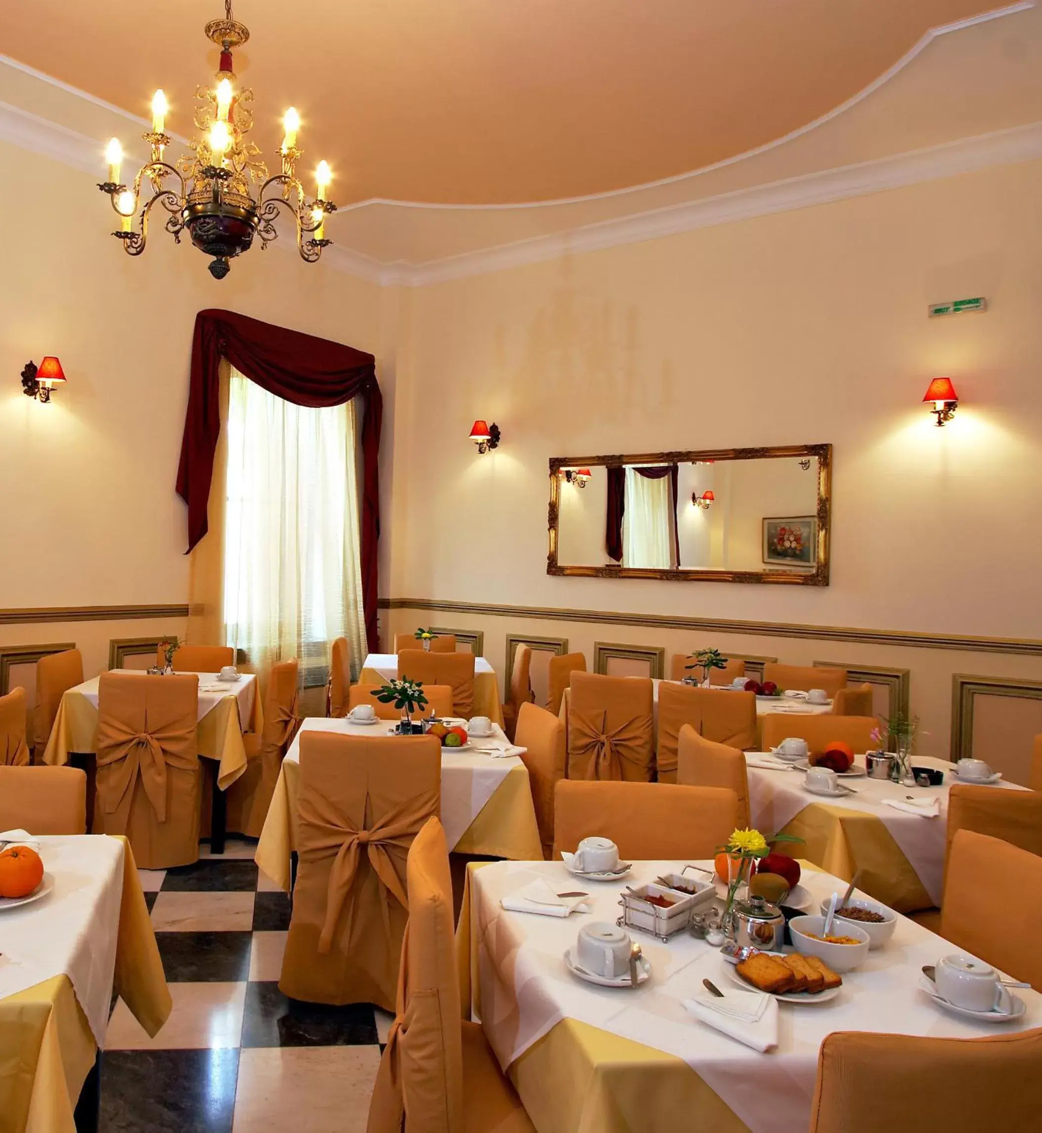 Restaurant/Places to Eat in Halepa Hotel