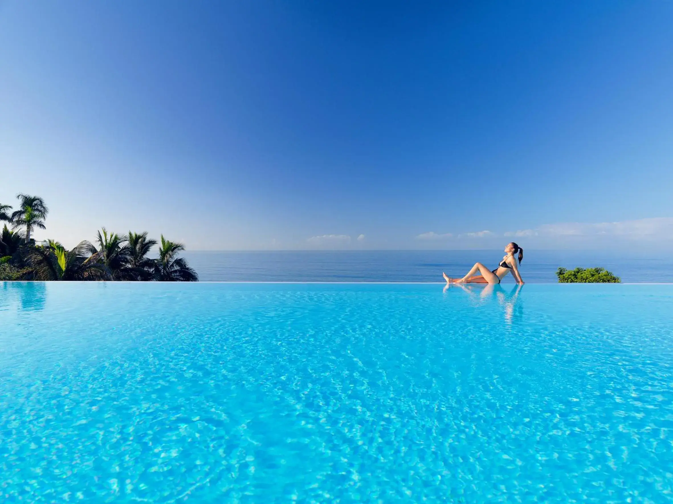 Swimming Pool in H10 Playa Meloneras Palace