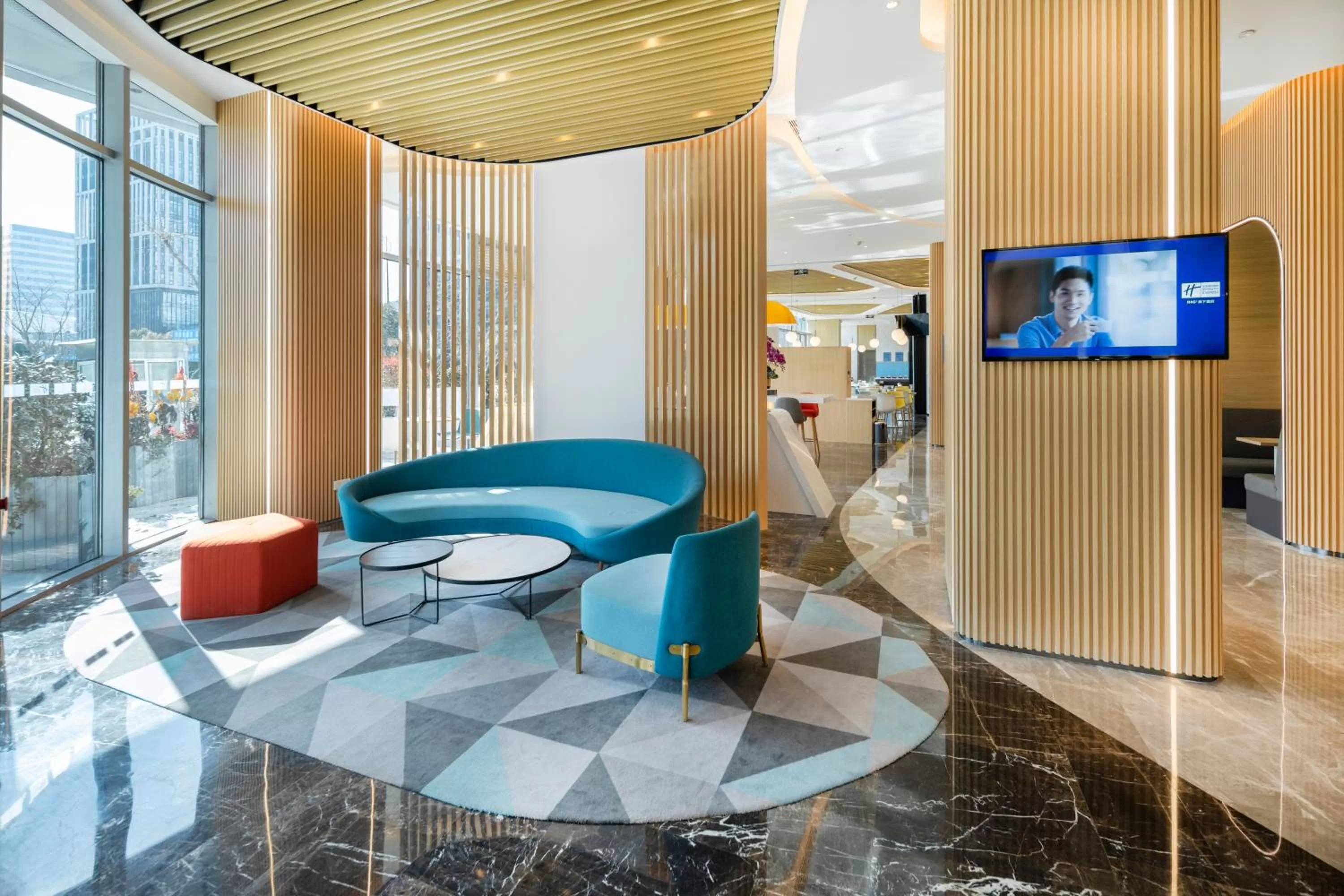 Property building in Holiday Inn Express Shanghai Pudong Zhangjiang by IHG - 20 minutes to New International Expo Center and Disneyland