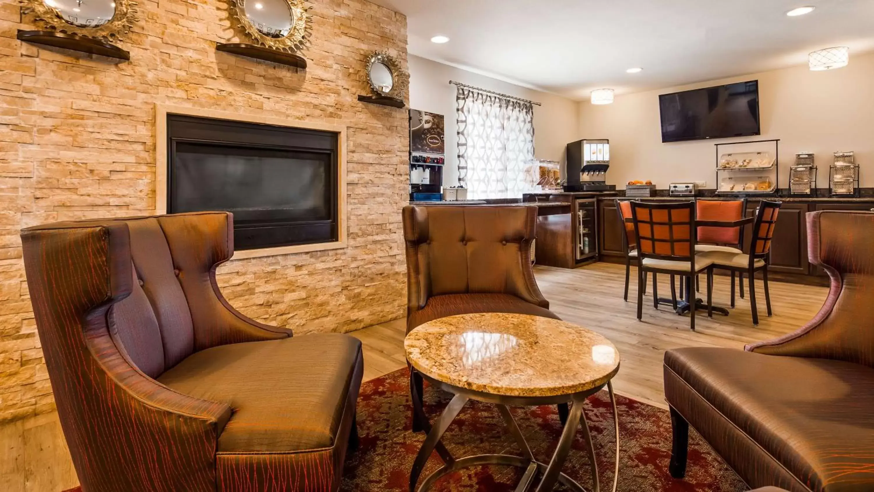 Lobby or reception, Lounge/Bar in Best Western Galena Inn & Suites