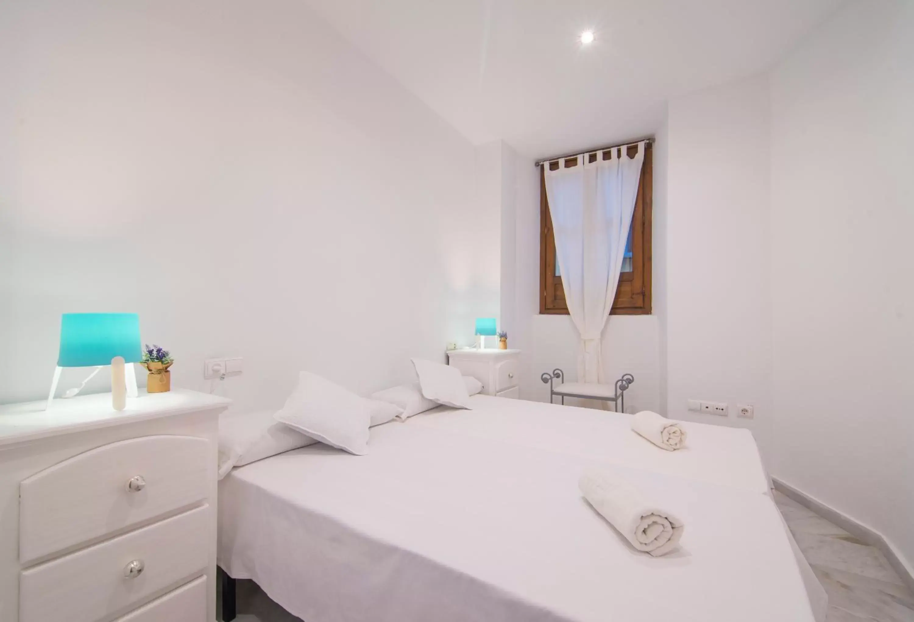 Bedroom, Bed in Apartamentos Granata