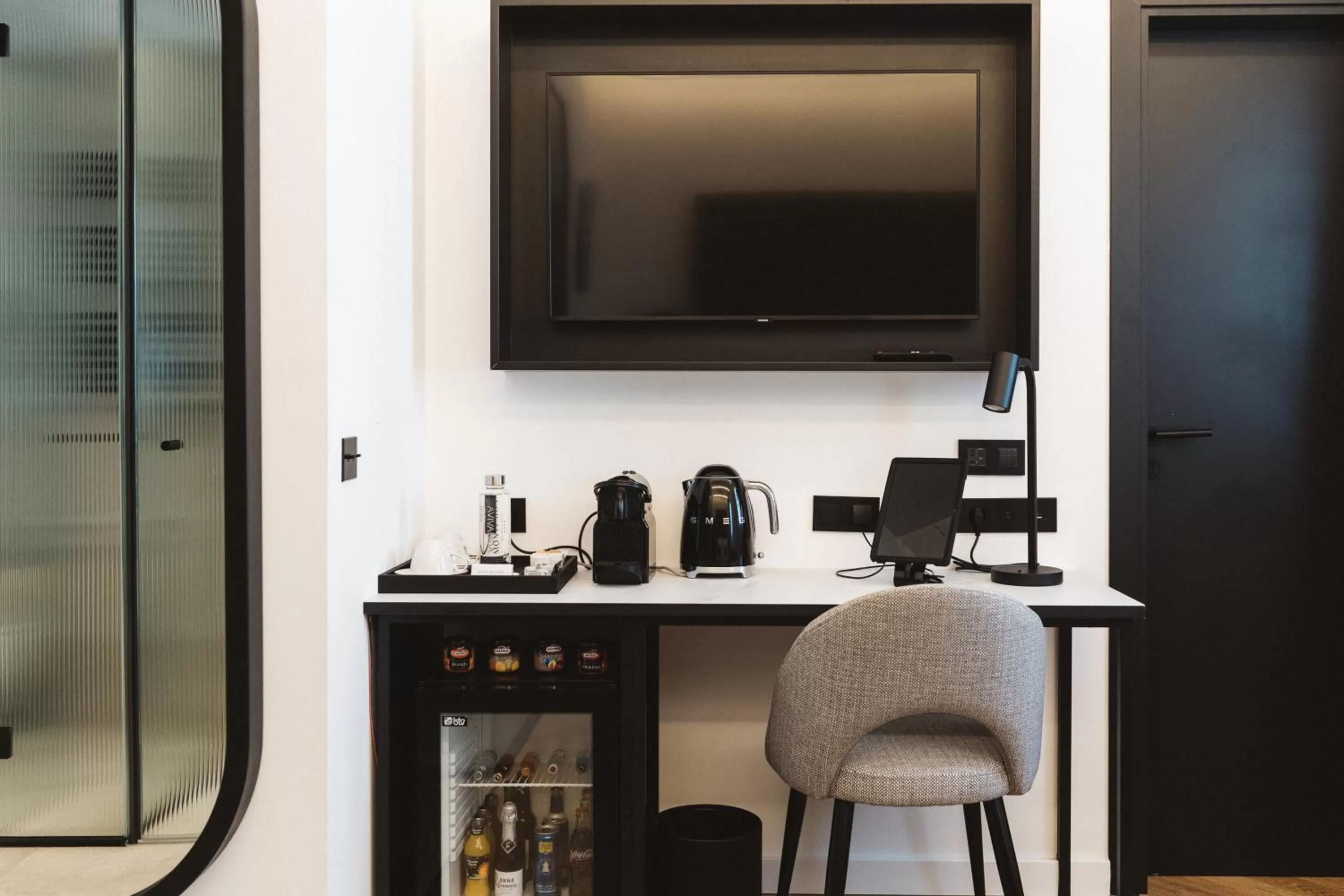 TV and multimedia in Boutique Hotel Petit Montisión