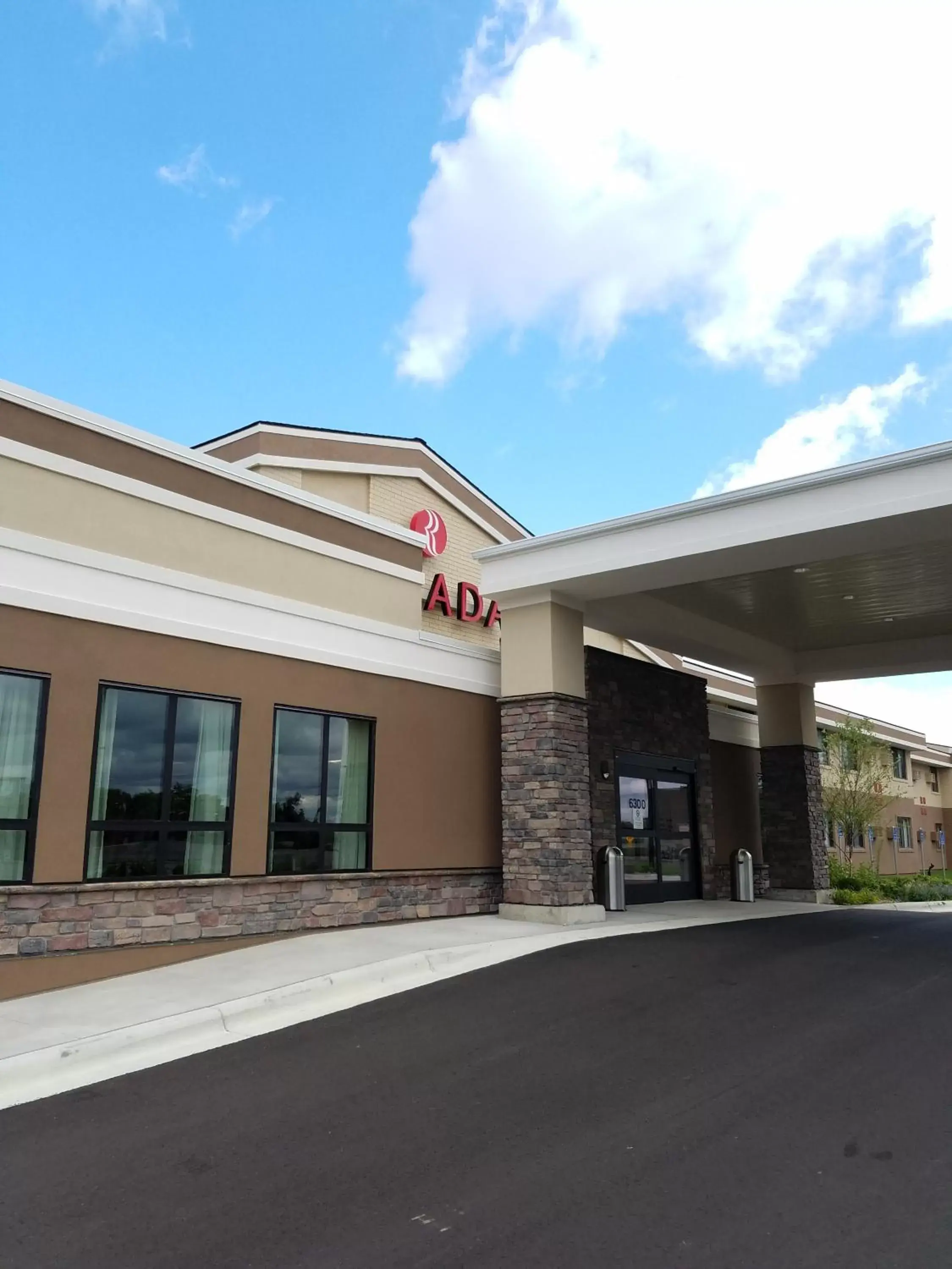 Street view, Property Building in Ramada by Wyndham Minneapolis Golden Valley