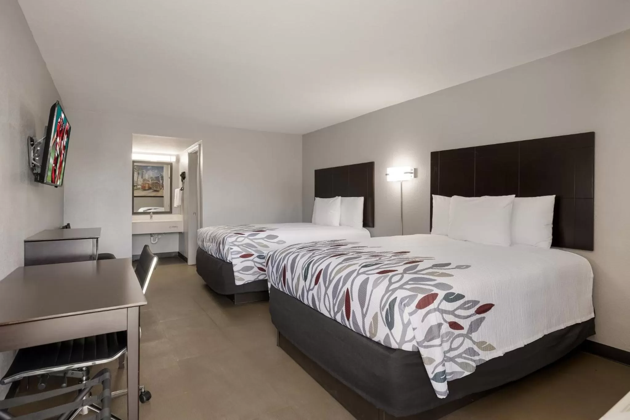 Bedroom, Bed in Red Roof Inn Alexandria, LA