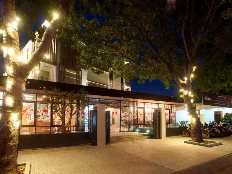 Property building in Glenwood City Resort Property building in Glenwood City Resort