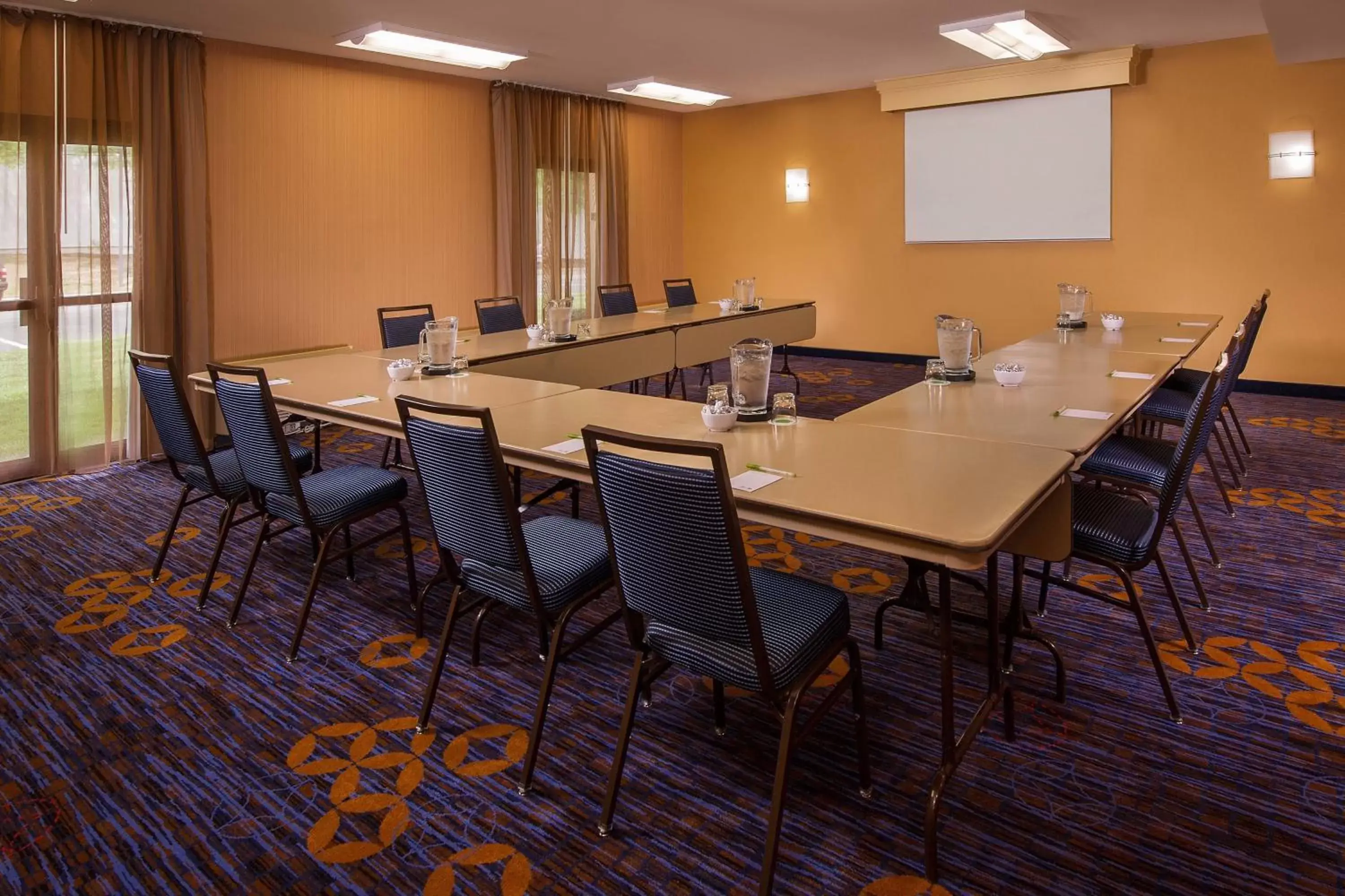 Meeting/conference room in Courtyard by Marriott Richmond West