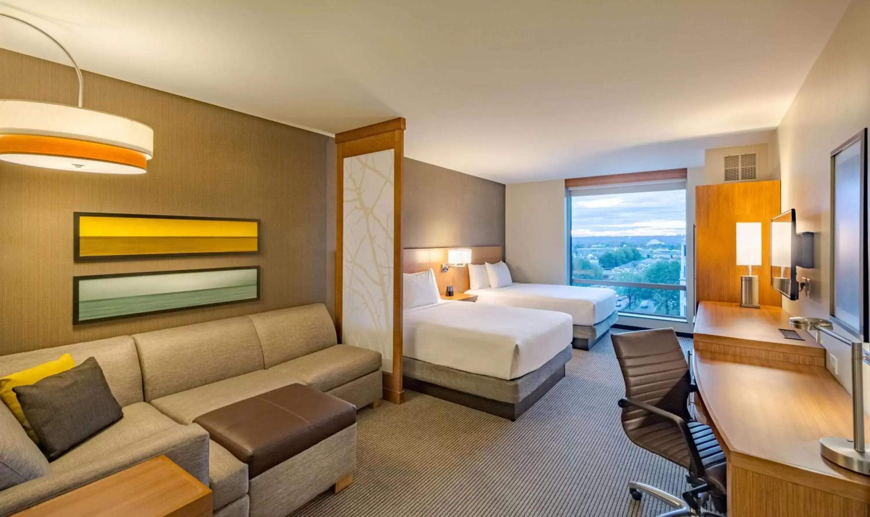 Photo of the whole room in Hyatt Place Washington D.C./National Mall