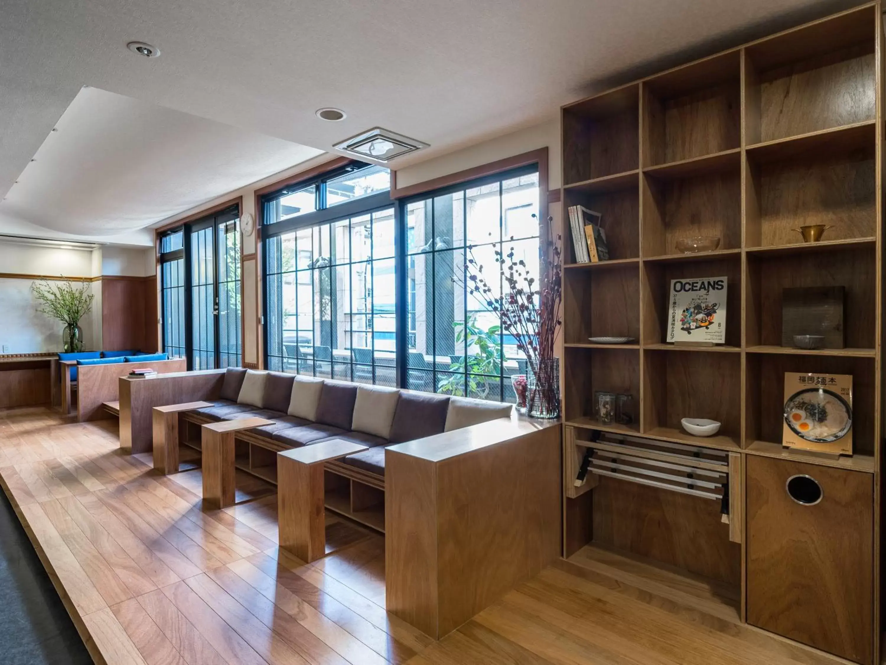 Communal lounge/ TV room, Seating Area in Hotel Etwas Tenjin