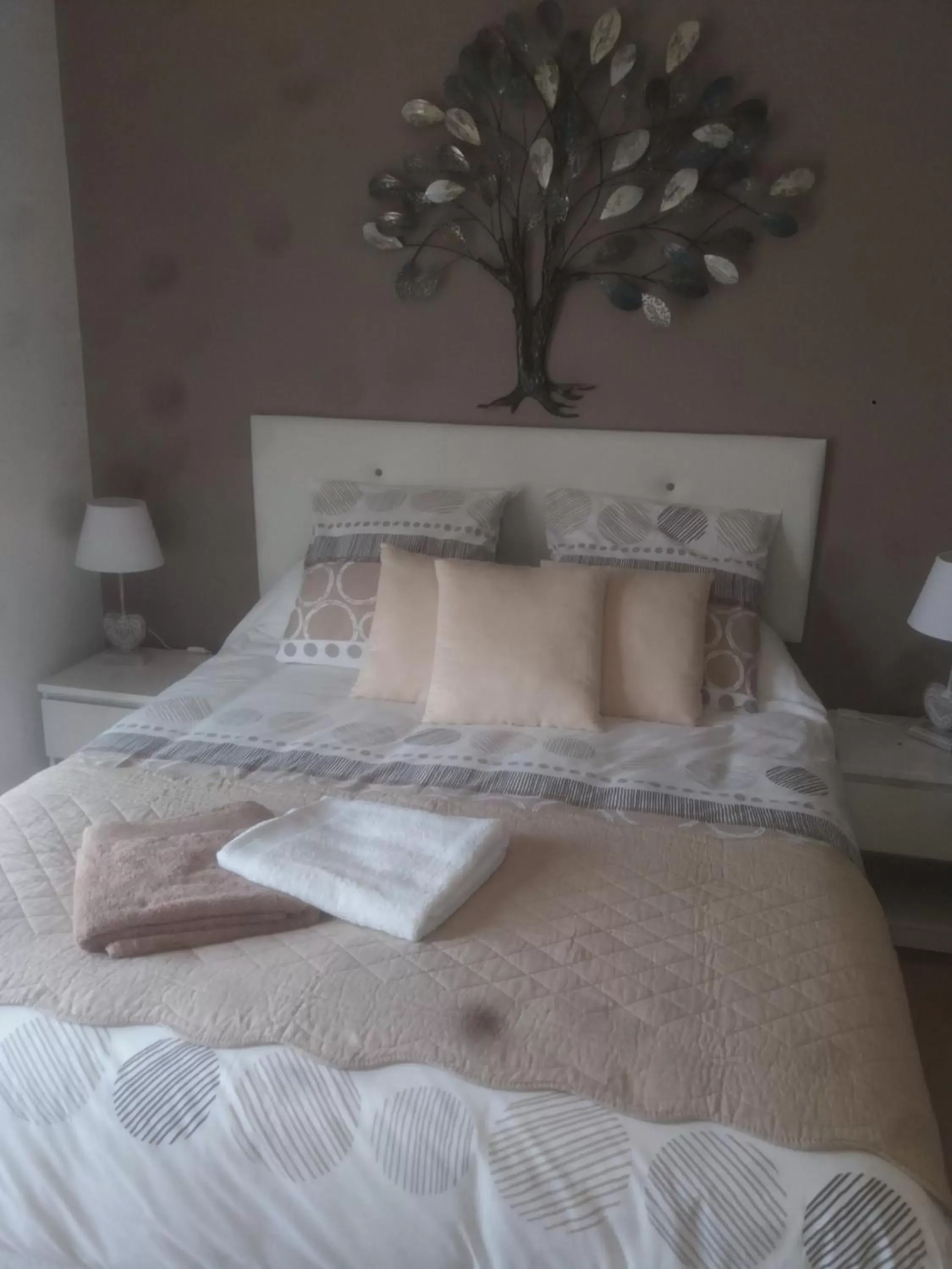 Bedroom, Bed in Chambre d'hôtes dans Villa Diane