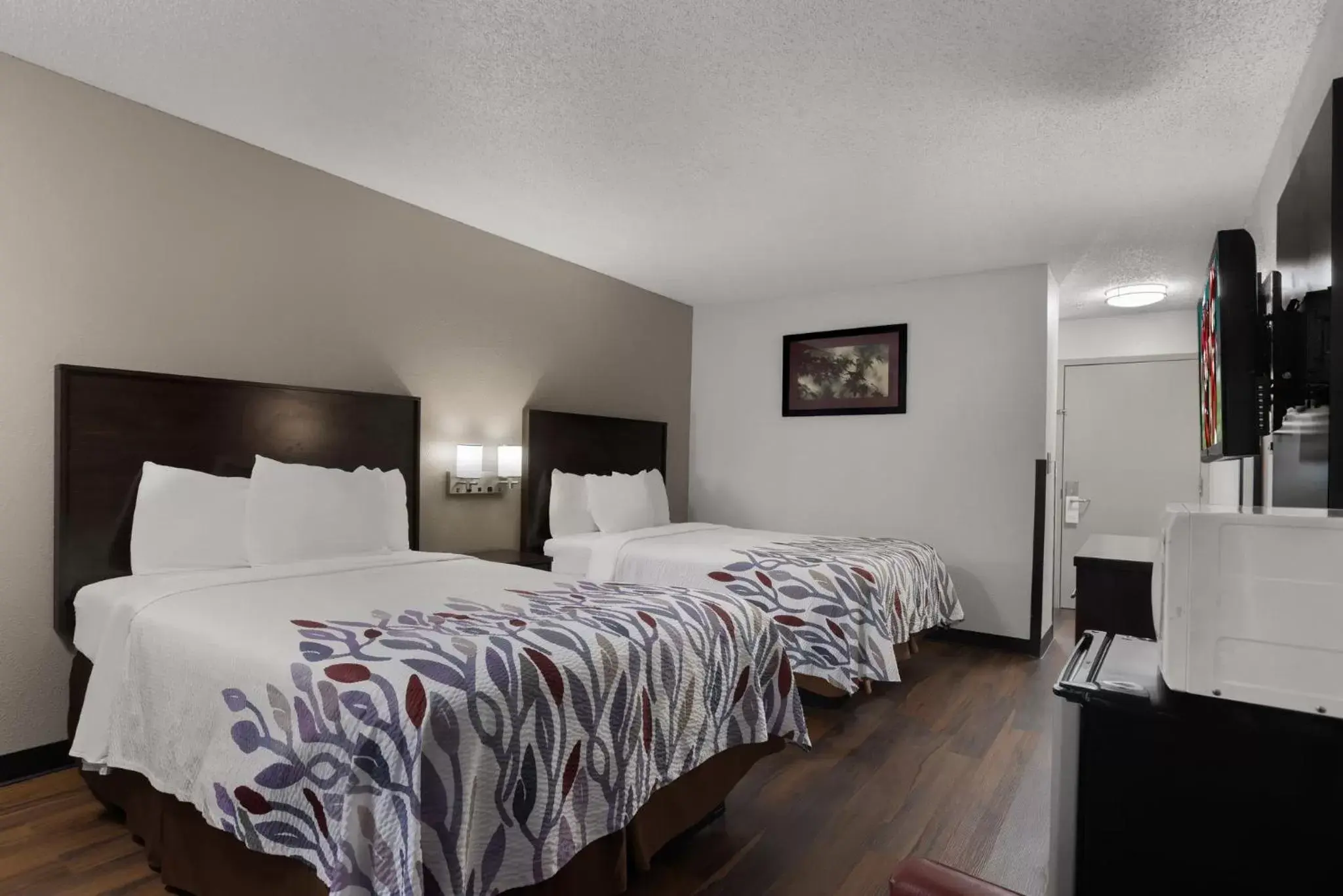 Bedroom, Bed in Red Roof Inn & Suites Savannah Airport