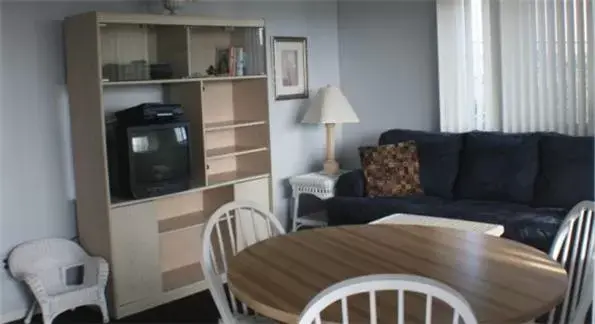 Seating Area in Montauk Oceanside Suites