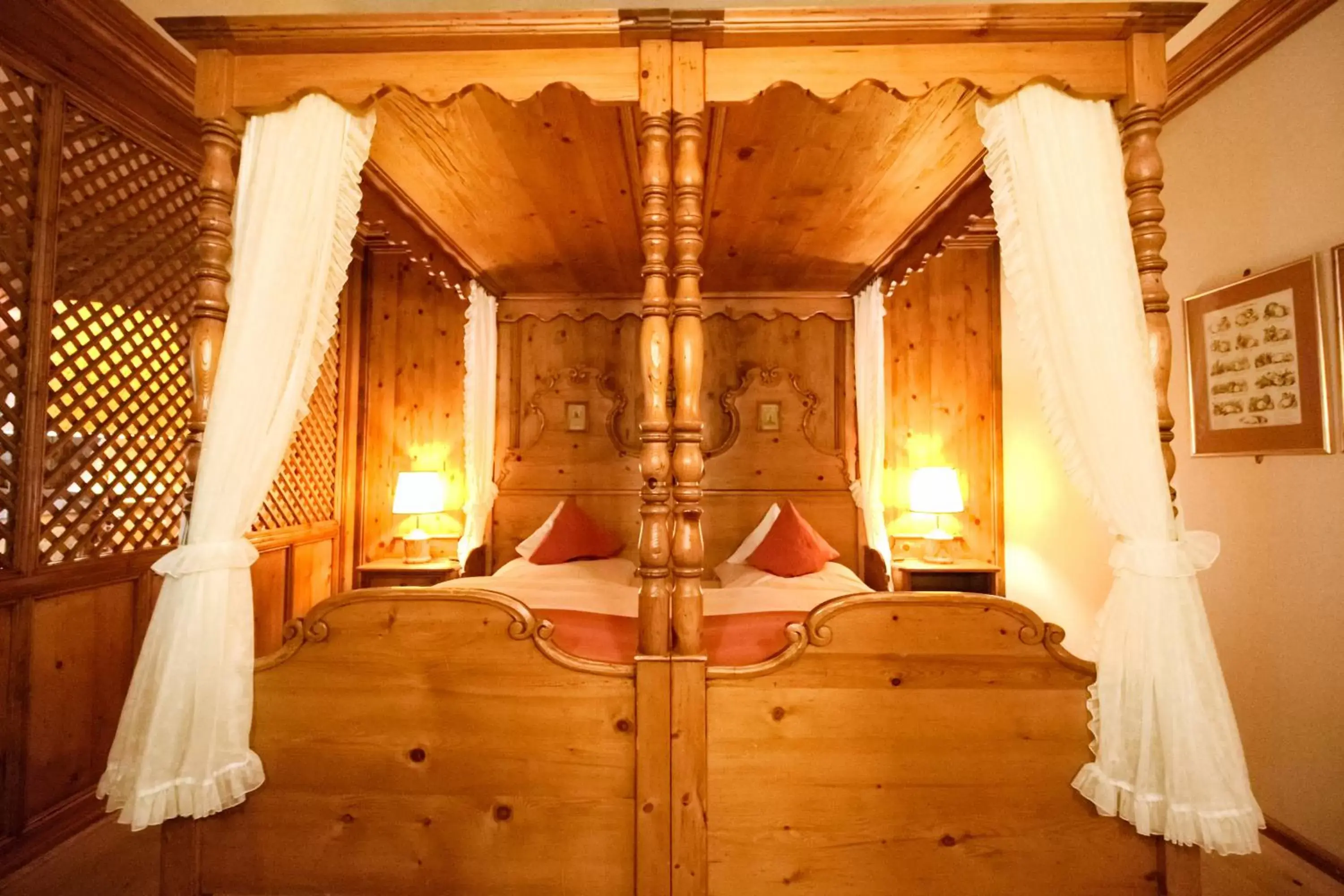 Bedroom, Bed in Reindl's Partenkirchener Hof