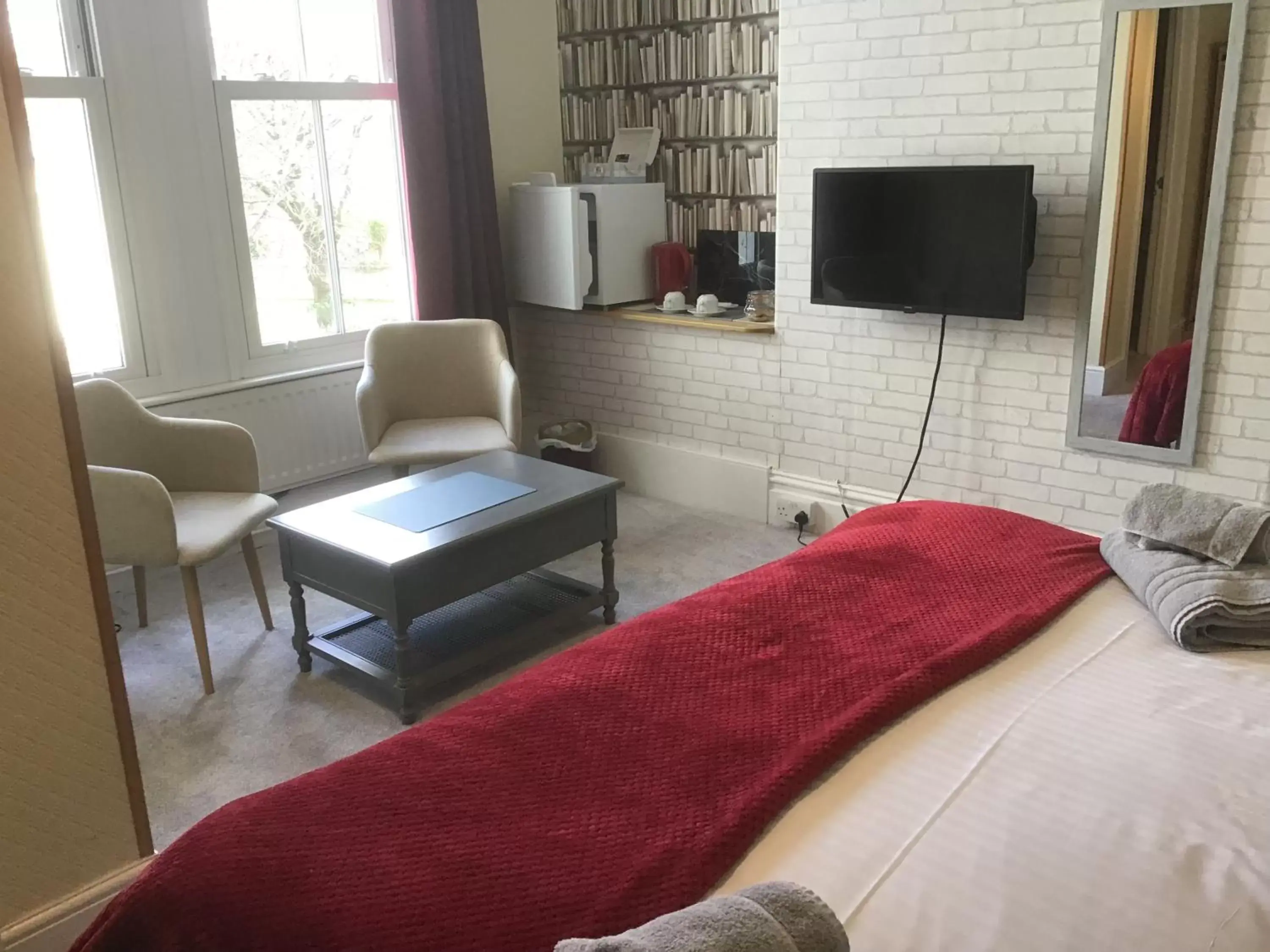 Bedroom, Seating Area in Torwood House