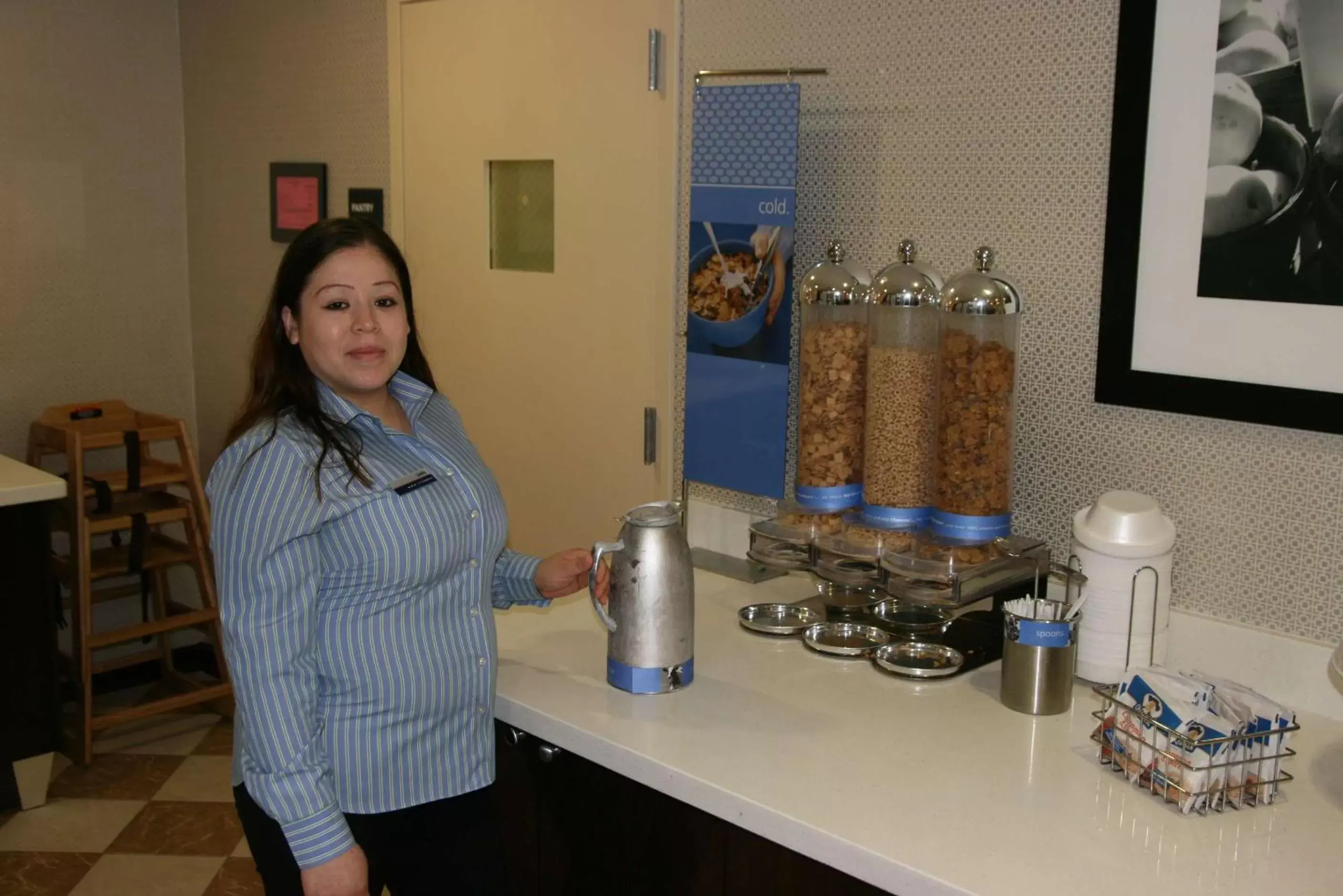 Dining area in Hampton Inn and Suites Parsippany/North