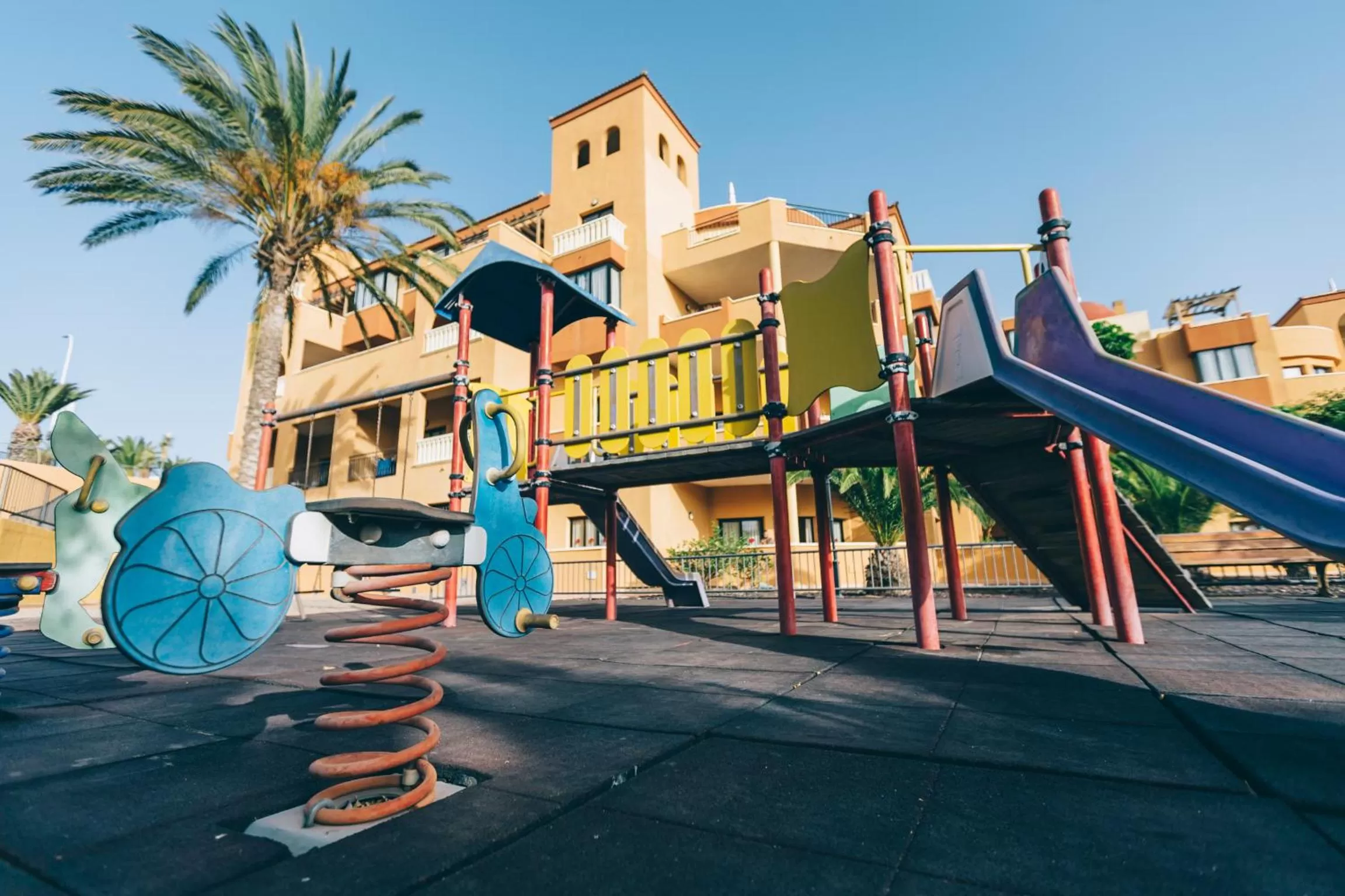 Entertainment in Grand Muthu Golf Plaza Hotel & Spa